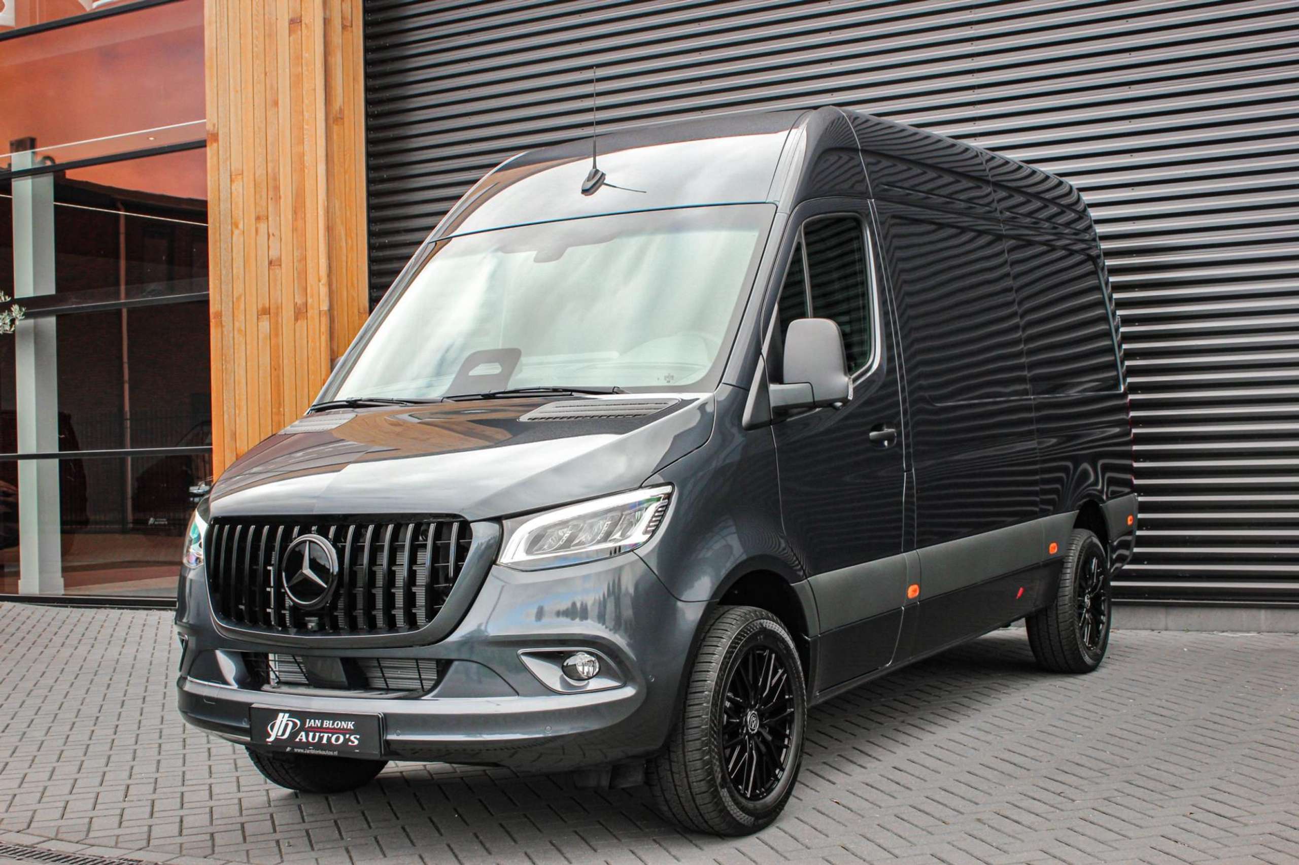 Mercedes-Benz - Sprinter