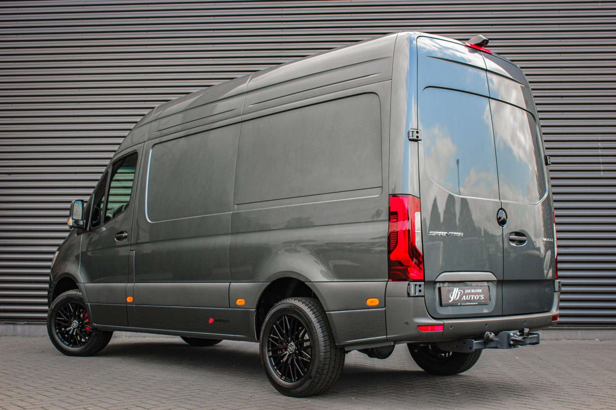 Mercedes-Benz - Sprinter