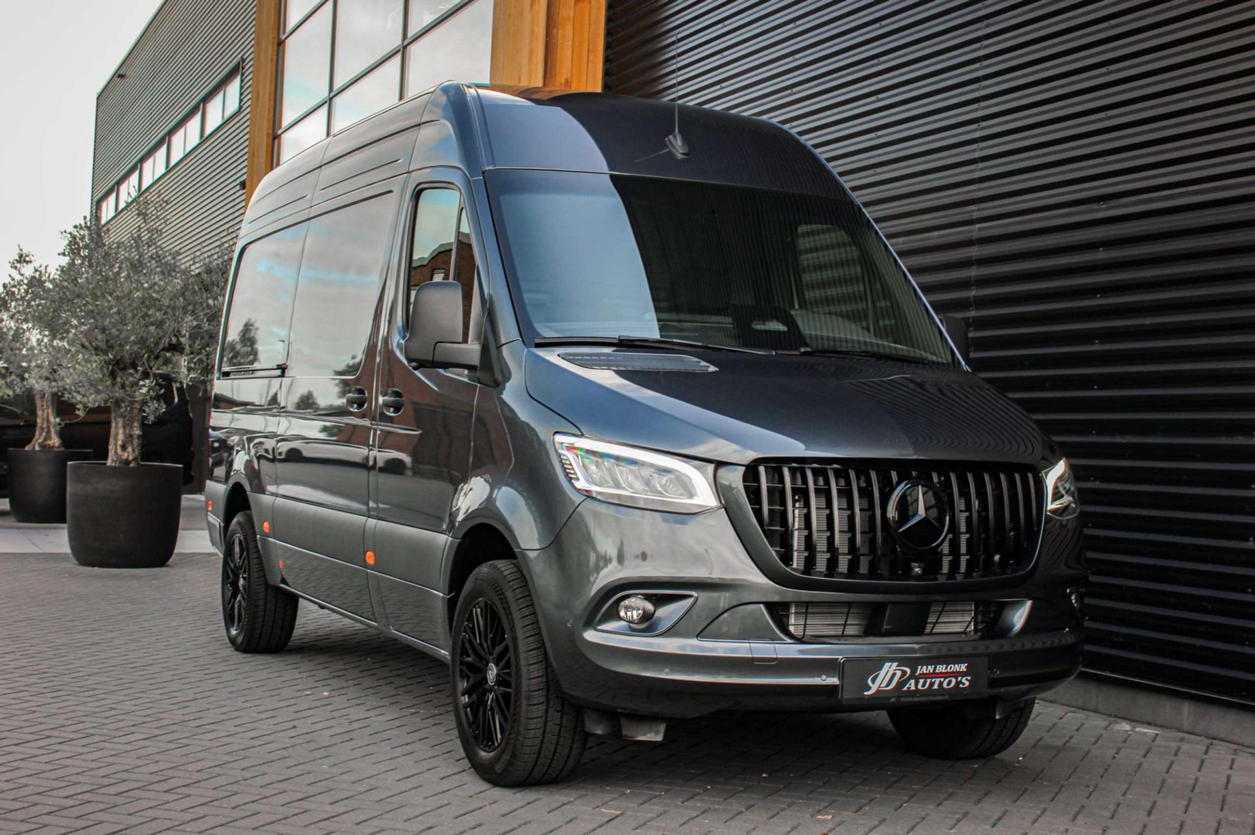 Mercedes-Benz - Sprinter