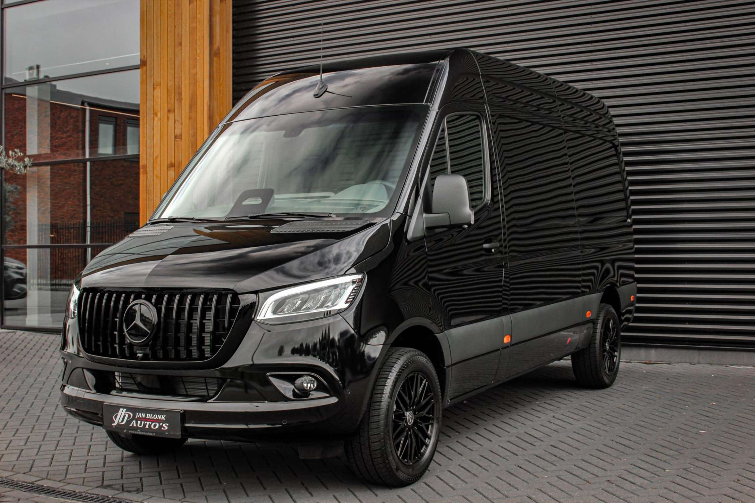 Mercedes-Benz - Sprinter