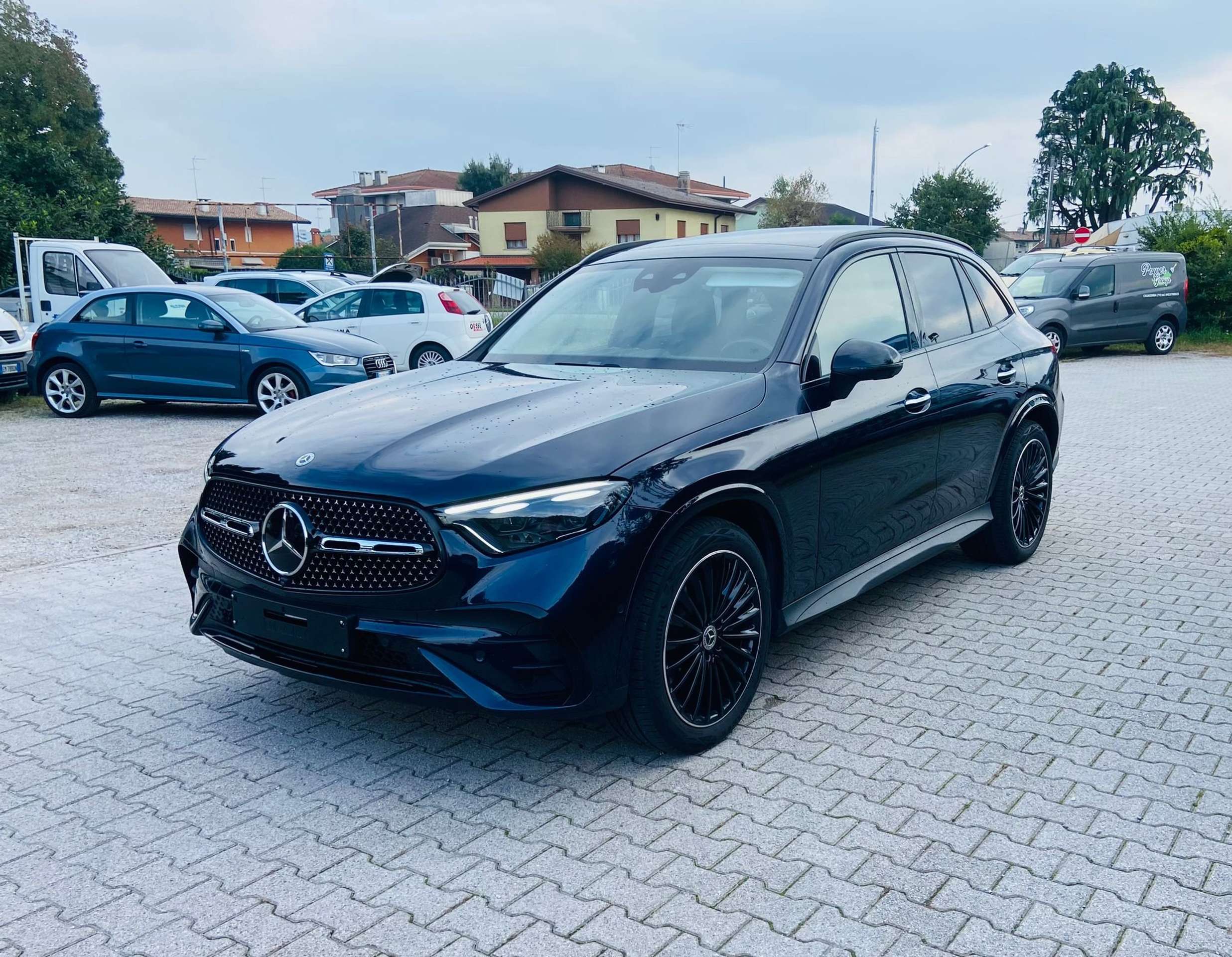 Mercedes-Benz - GLC 200