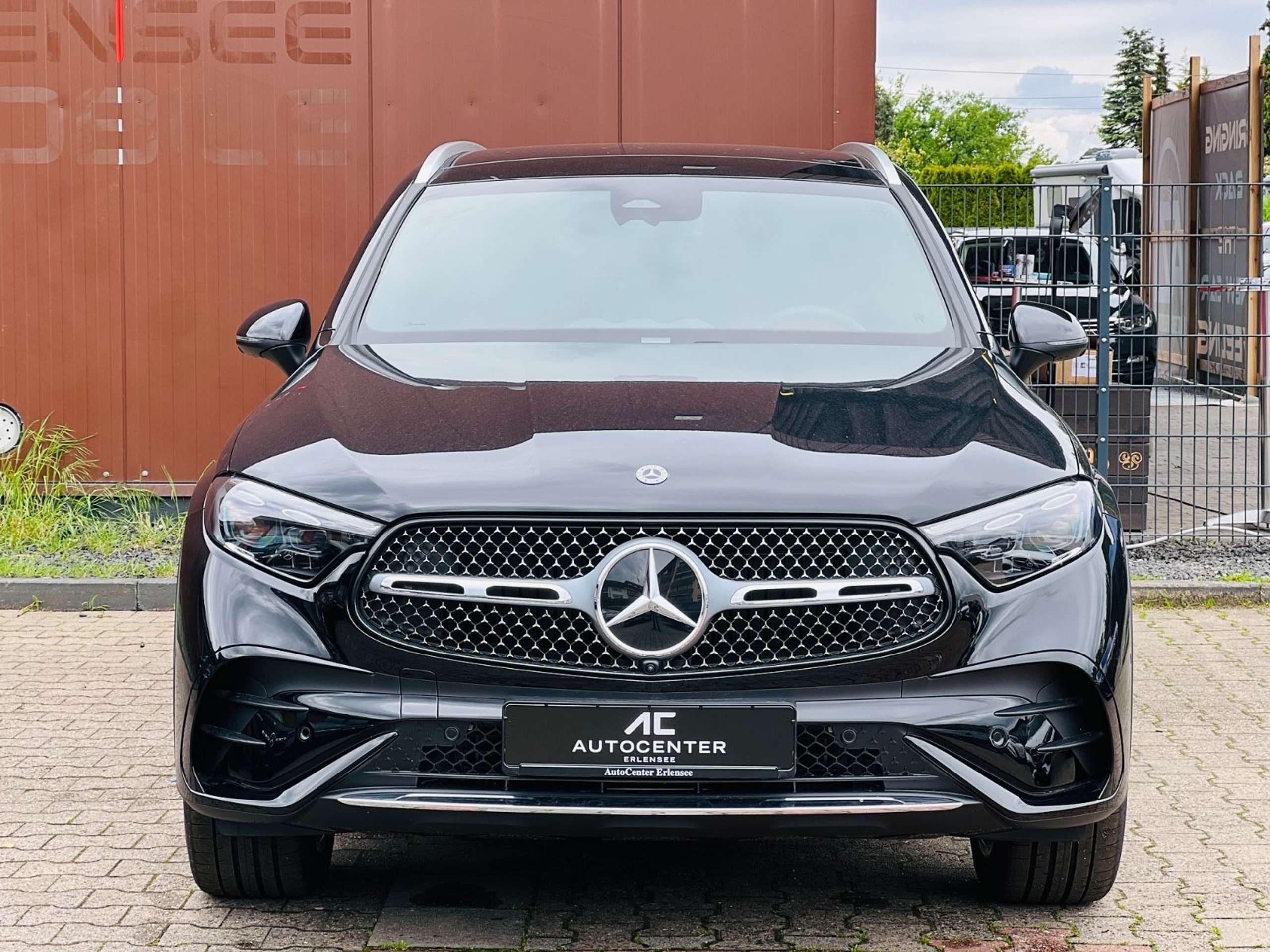 Mercedes-Benz - GLC 200