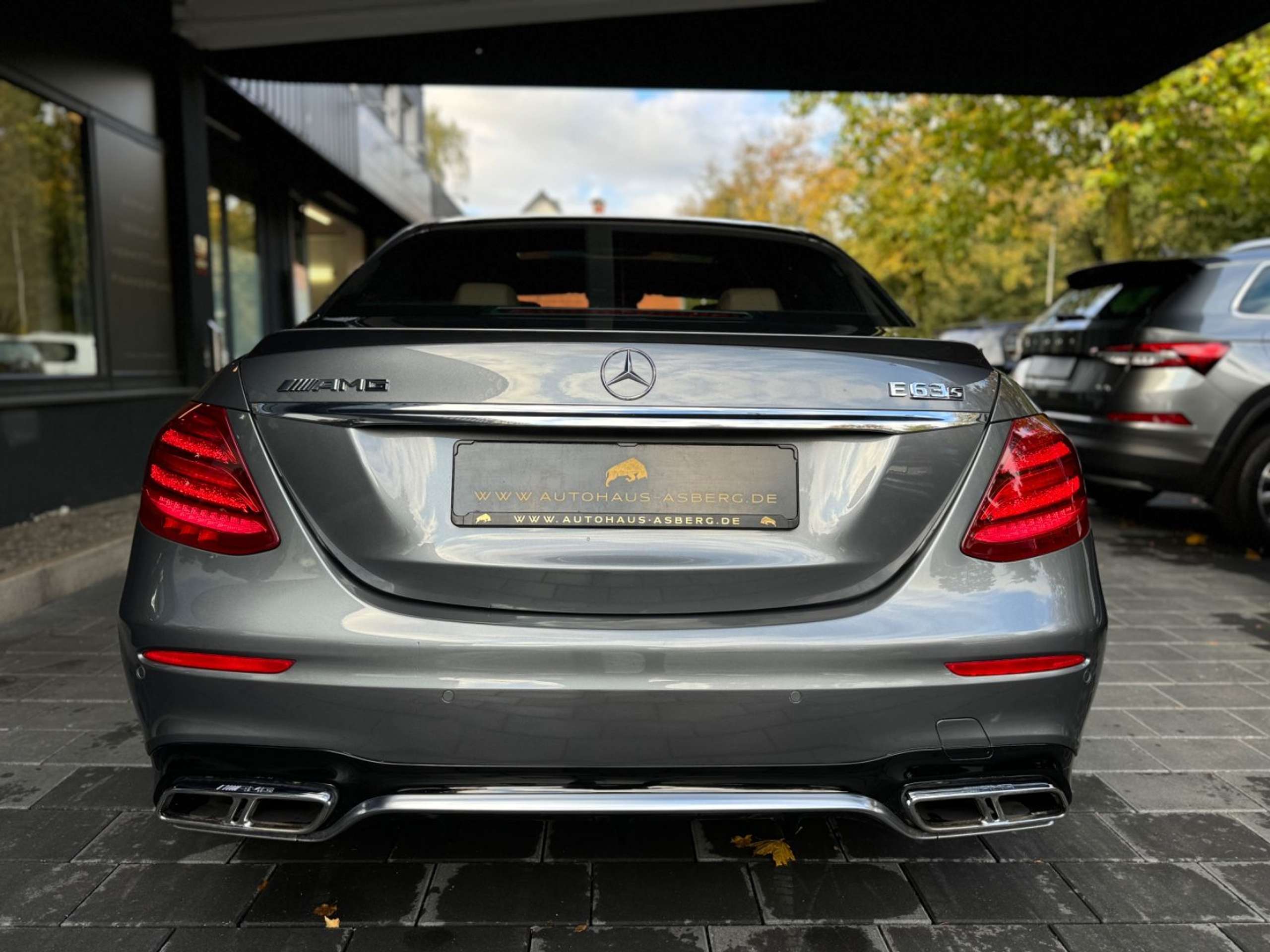 Mercedes-Benz - E 63 AMG