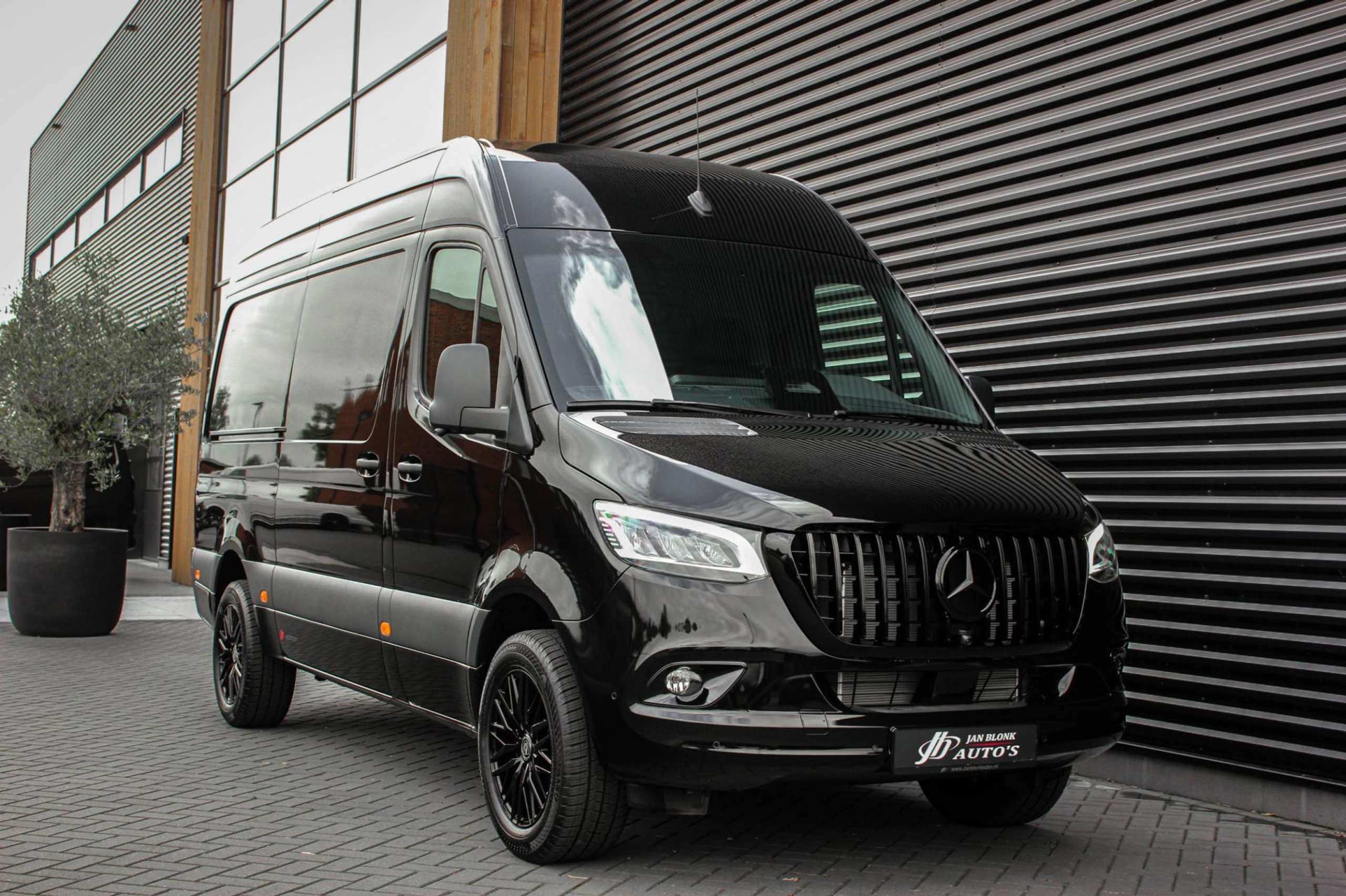 Mercedes-Benz - Sprinter