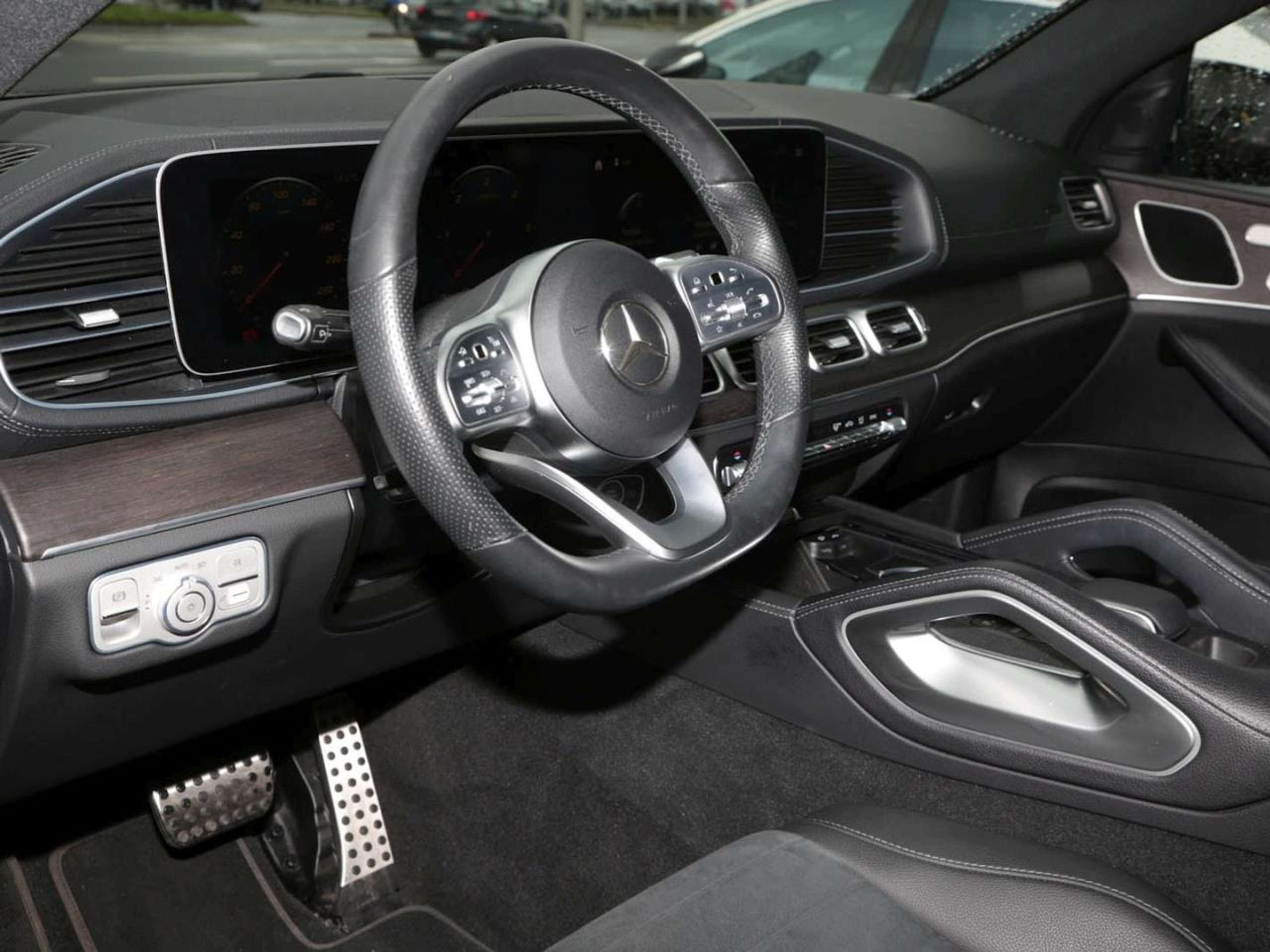 Mercedes-Benz - GLE 400