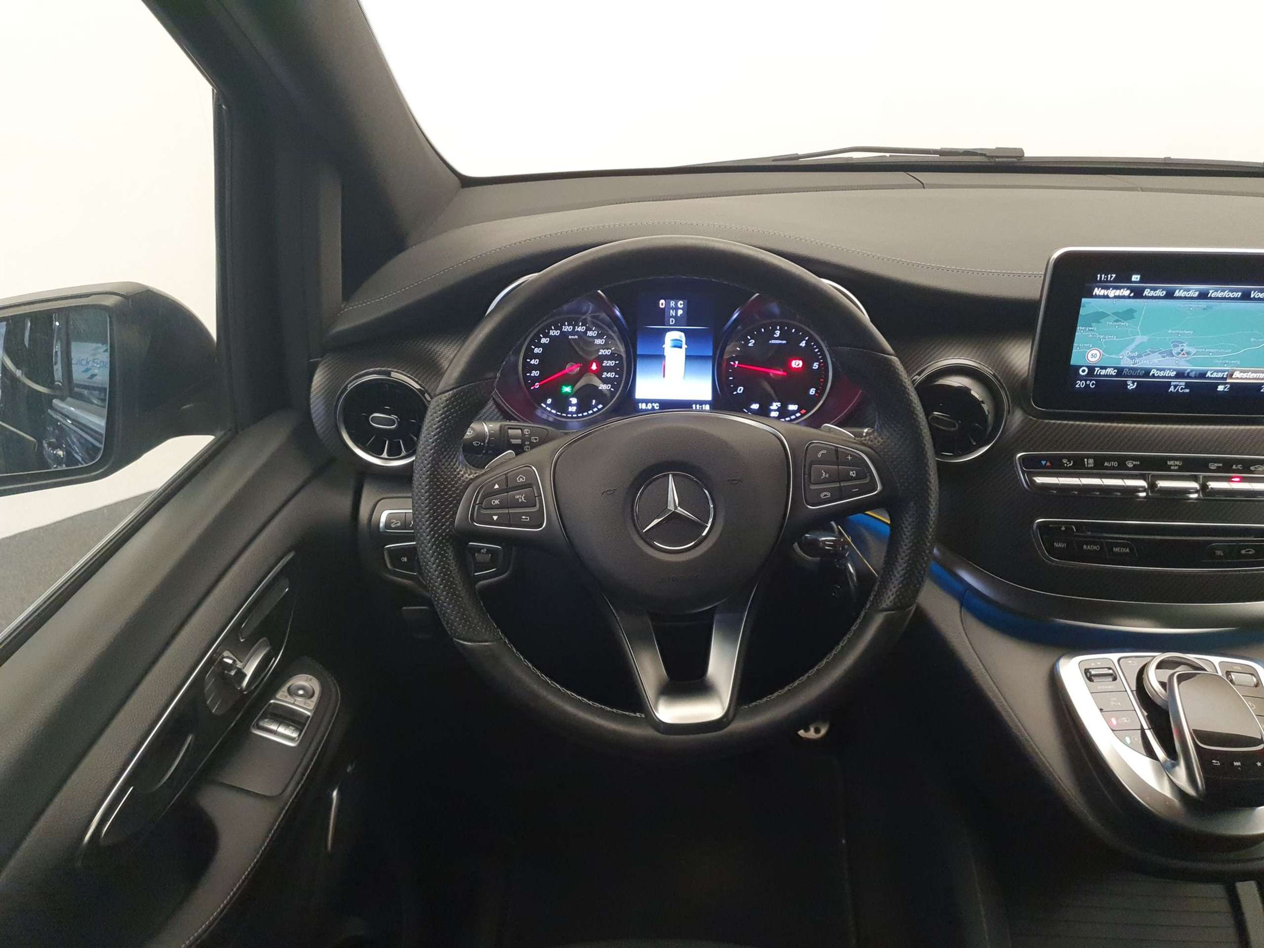 Mercedes-Benz - V 300