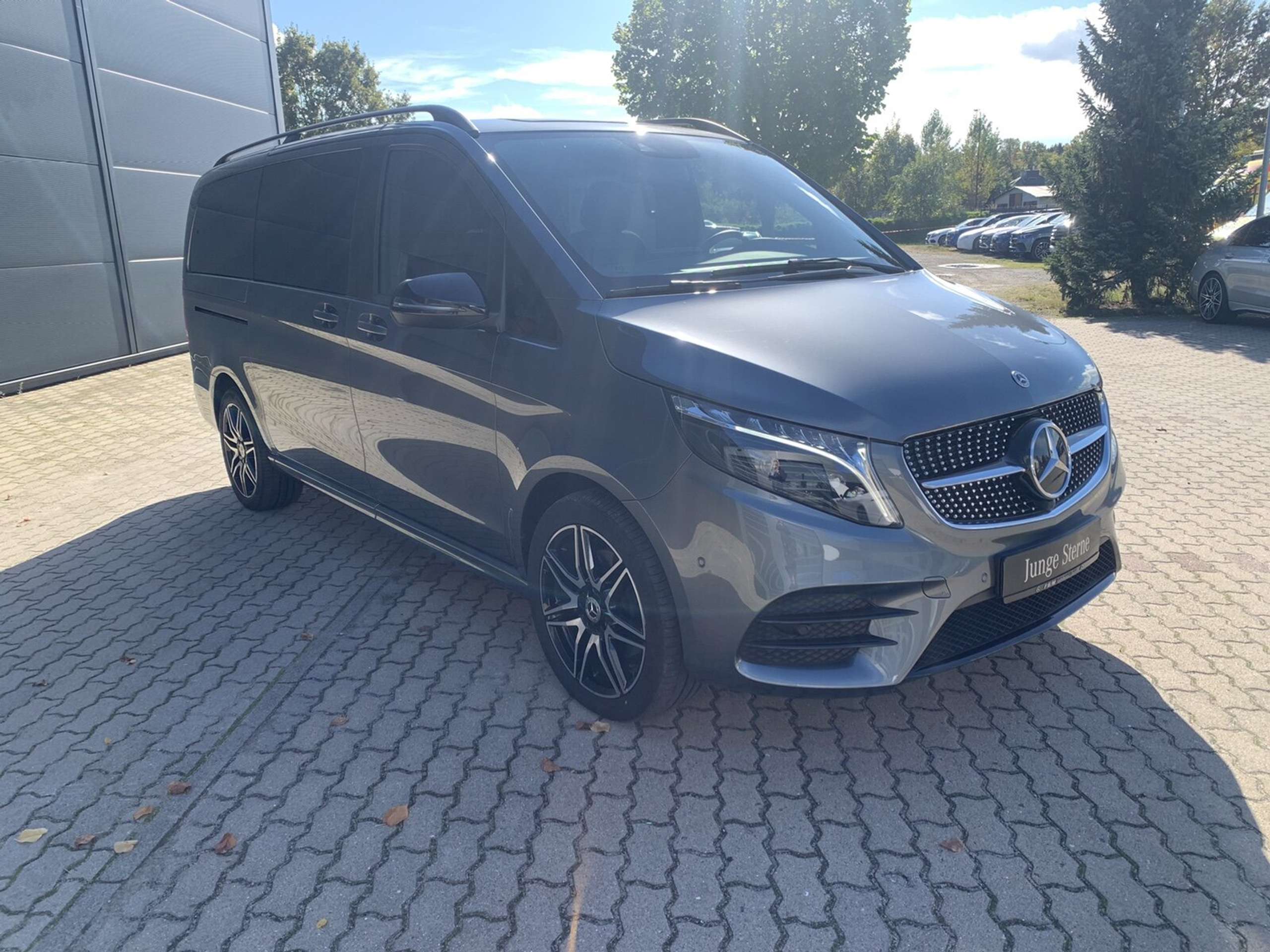 Mercedes-Benz - V 300