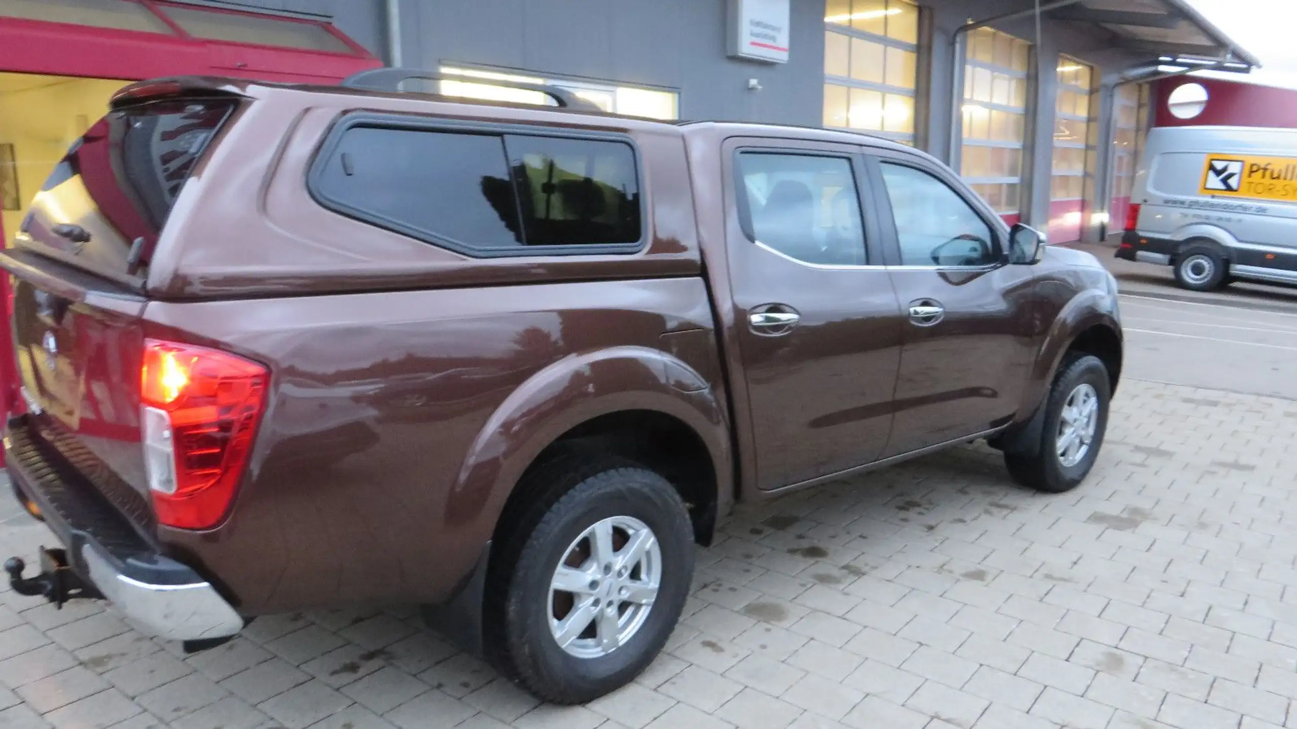 Nissan - Navara