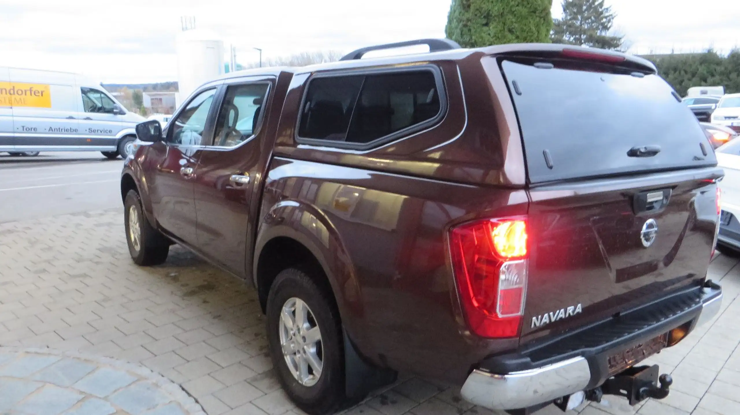 Nissan - Navara