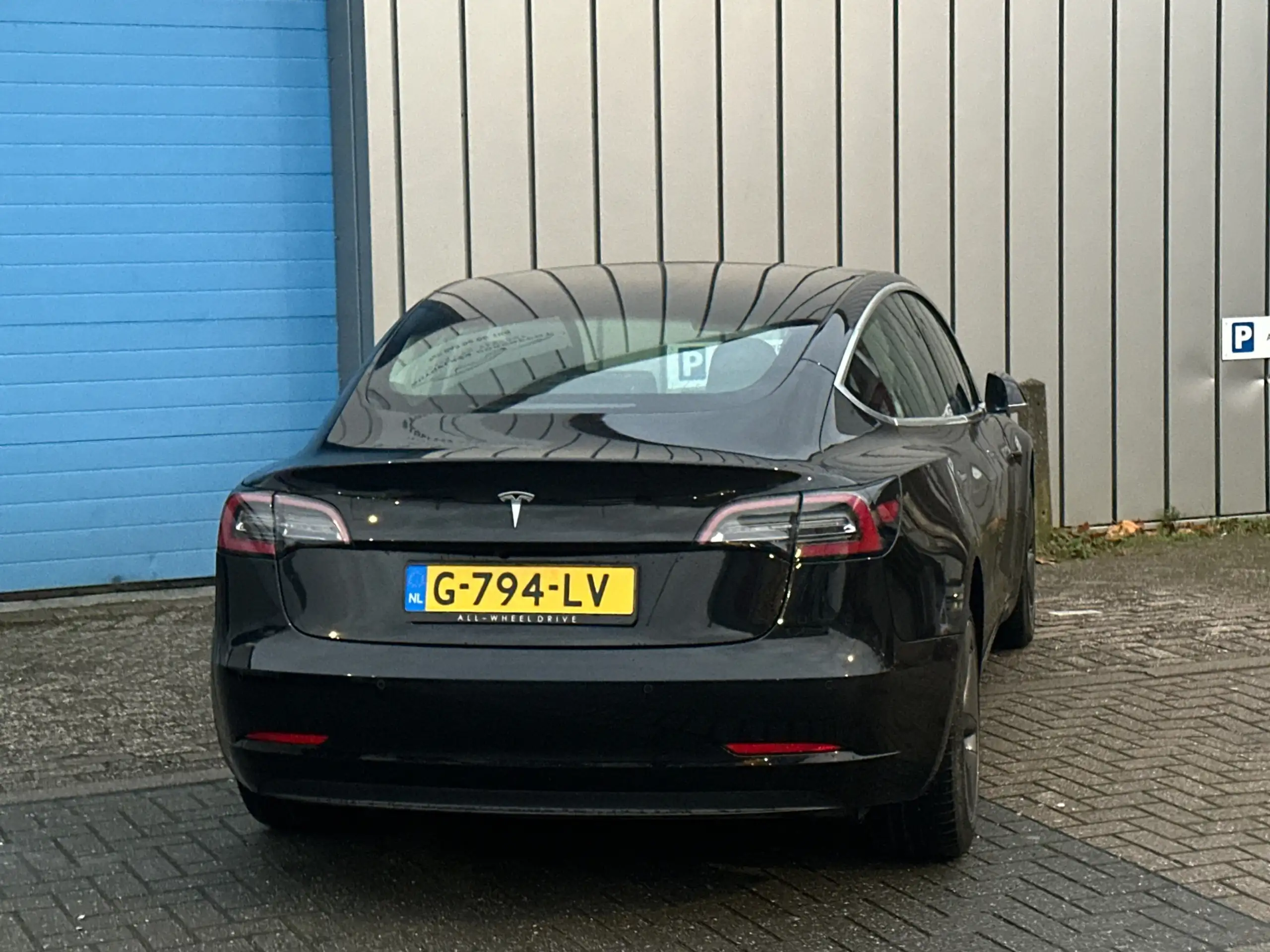 Tesla - Model 3