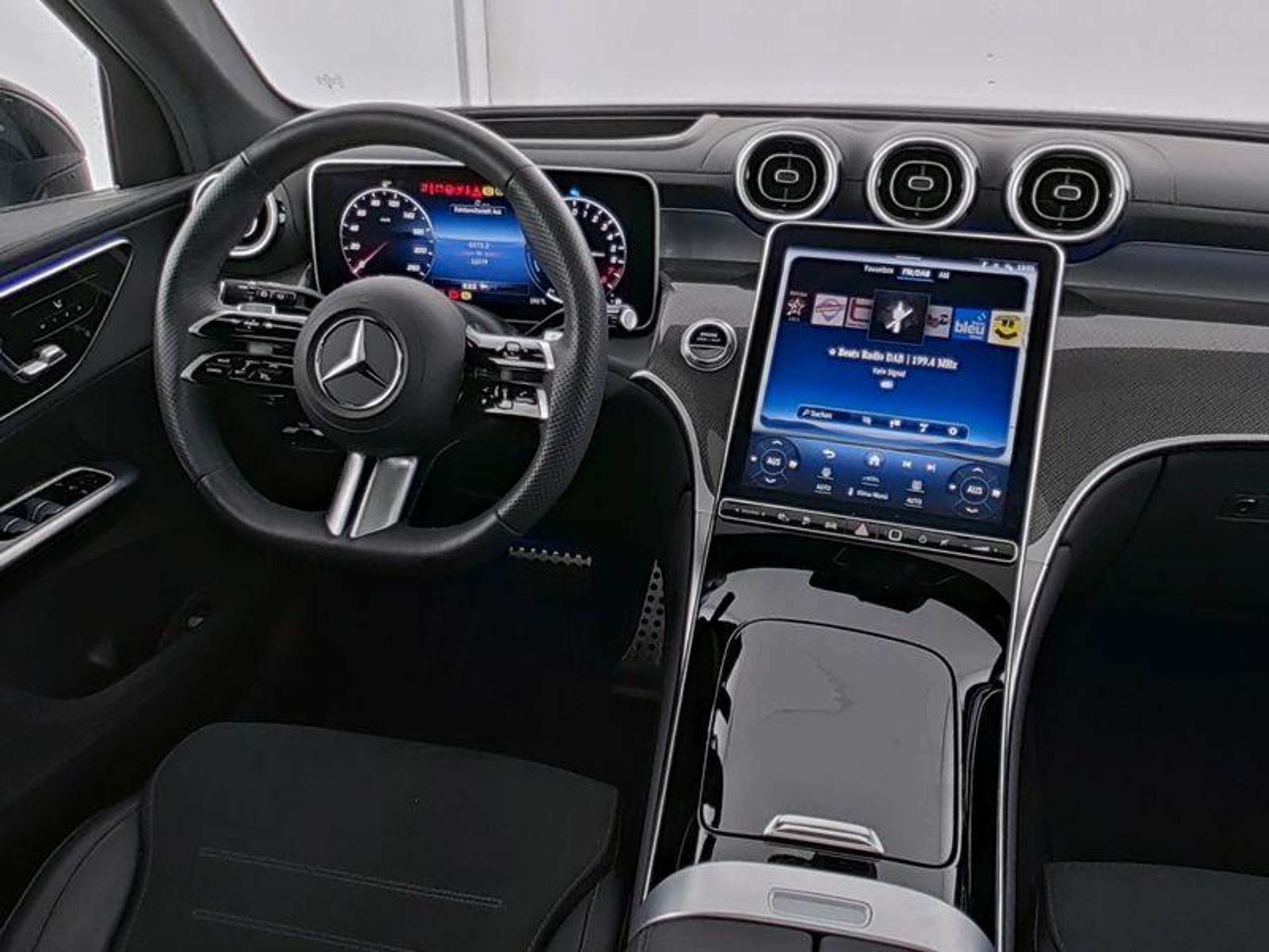 Mercedes-Benz - GLC 300