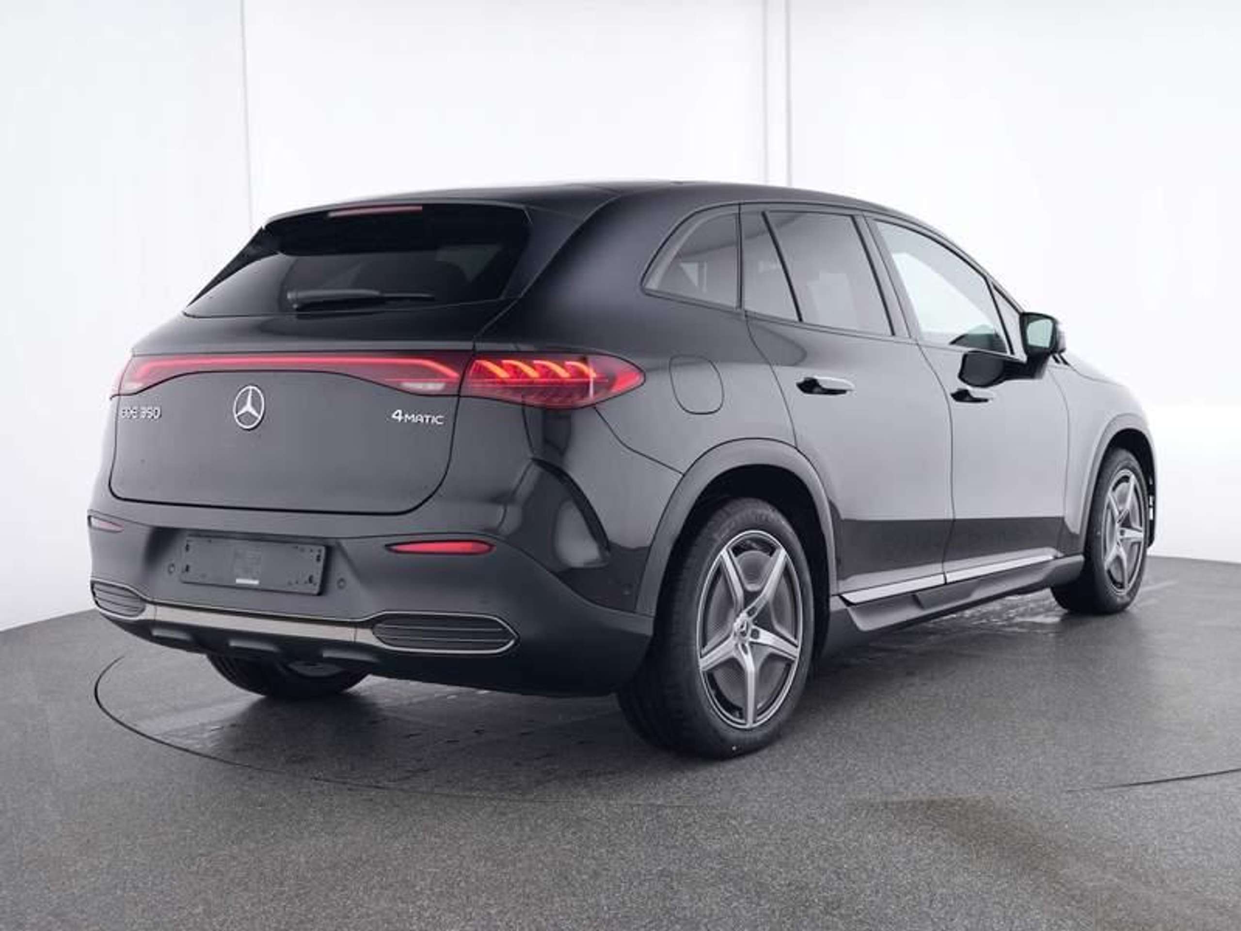 Mercedes-Benz - EQE SUV