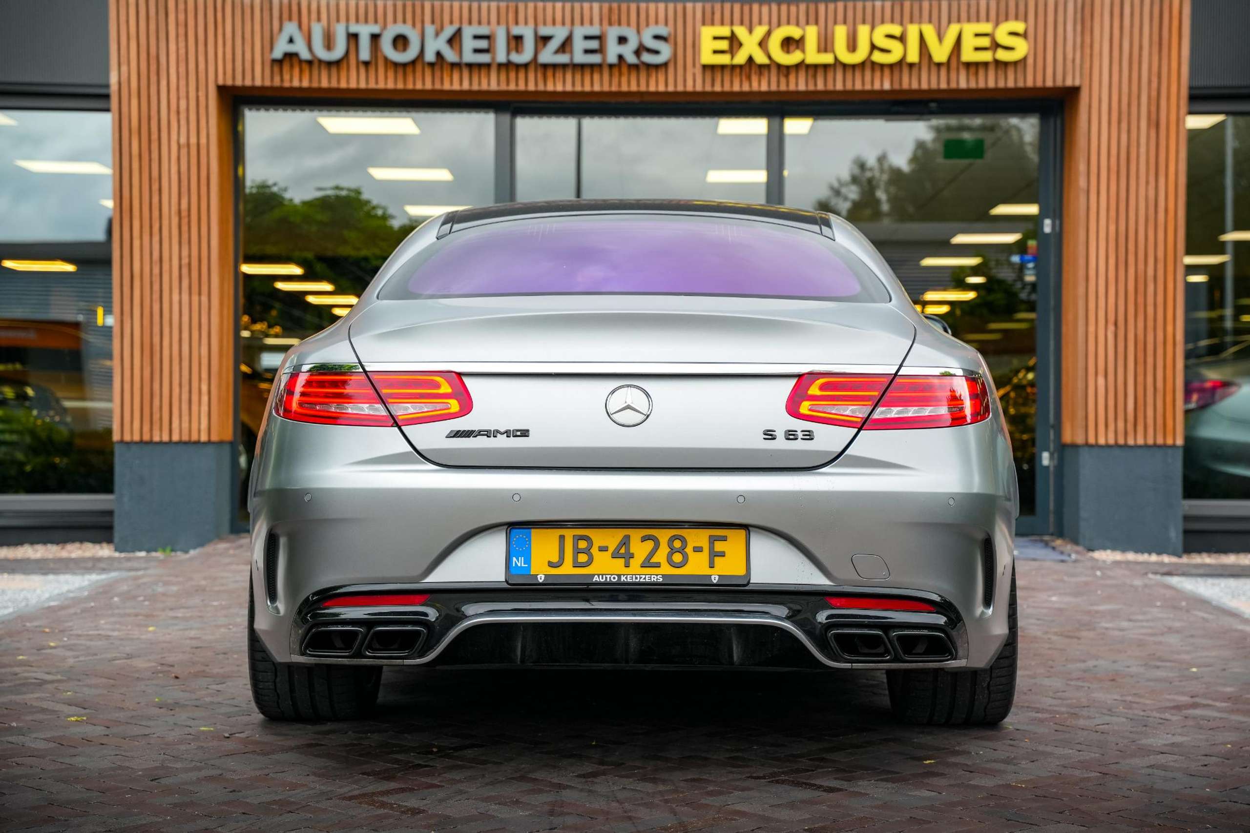 Mercedes-Benz - S 63 AMG