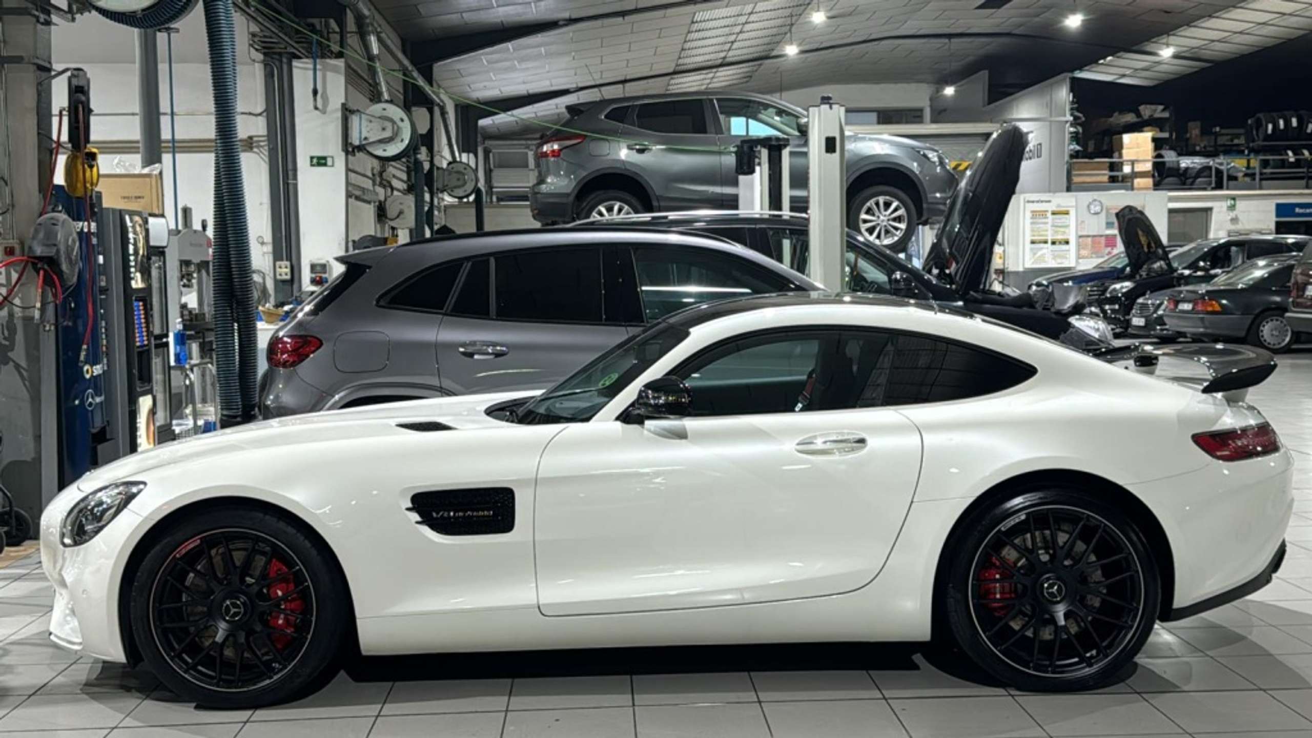 Mercedes-Benz - AMG GT