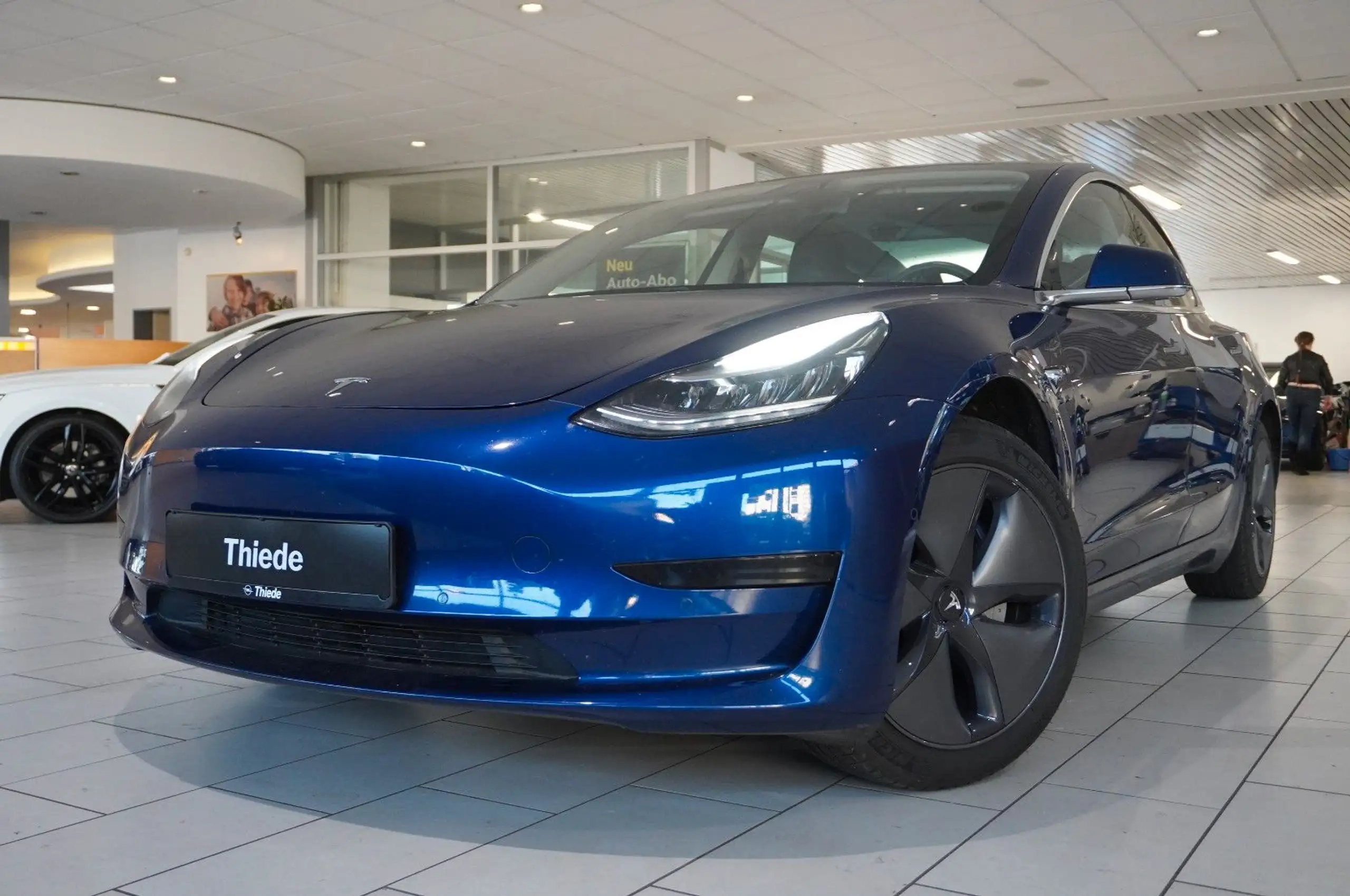 Tesla - Model 3