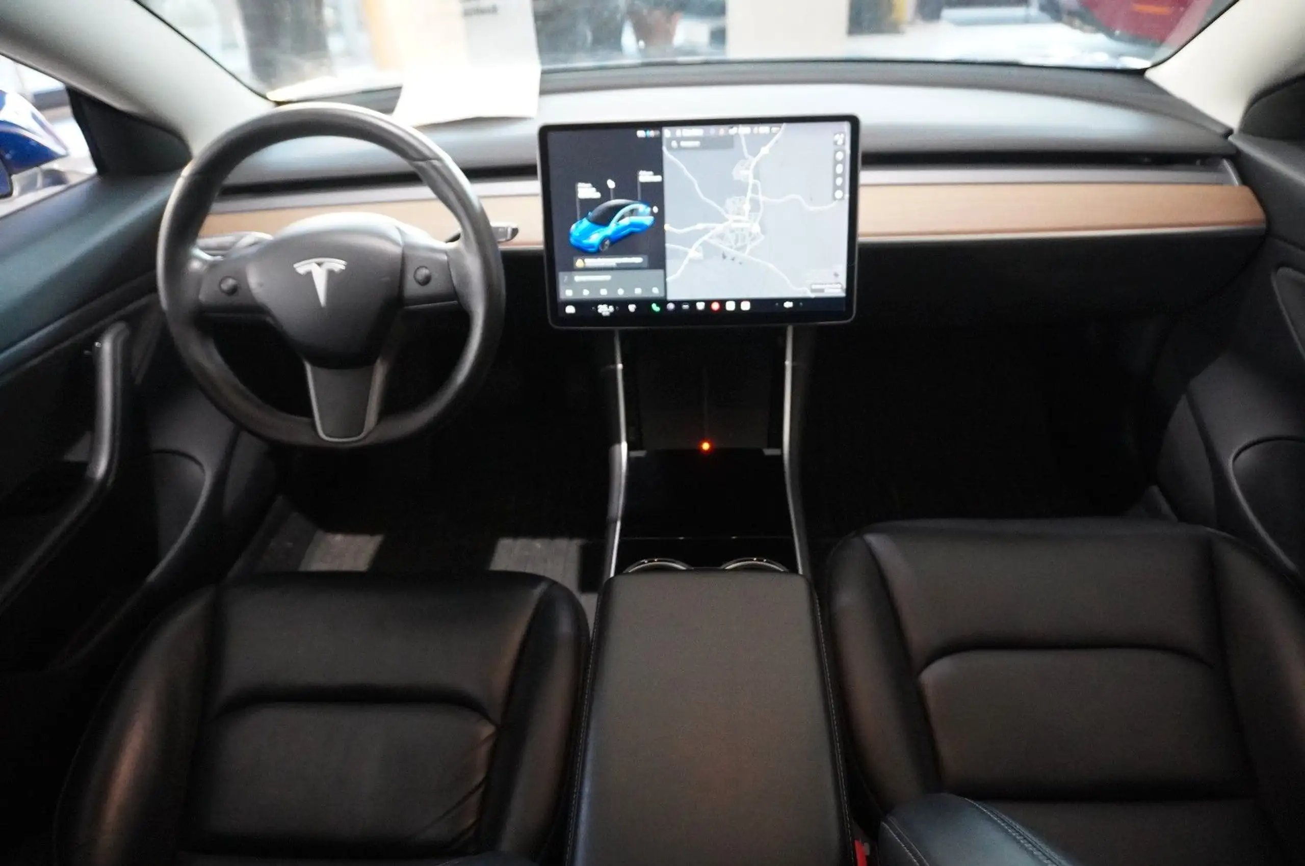 Tesla - Model 3