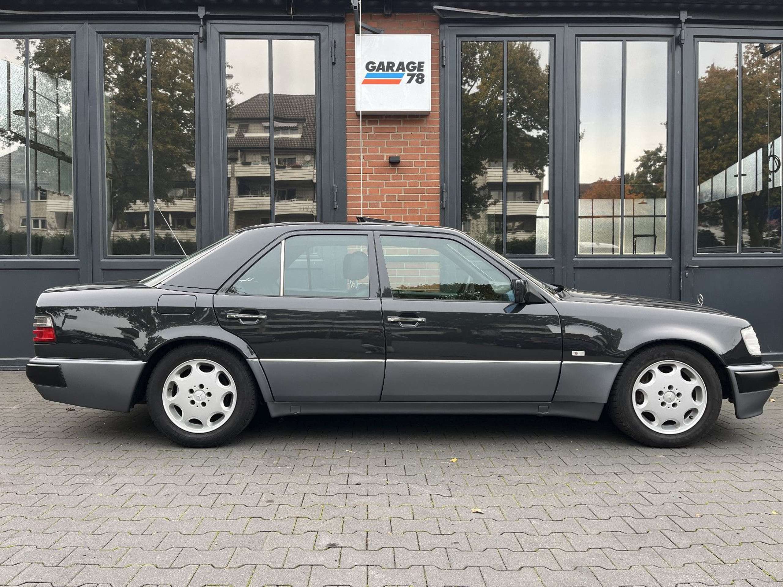 Mercedes-Benz - E 500