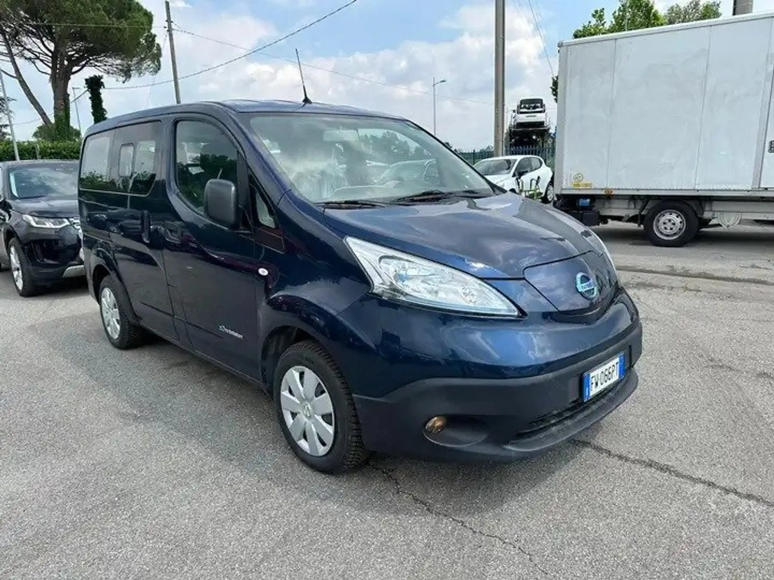 Nissan - E-NV200