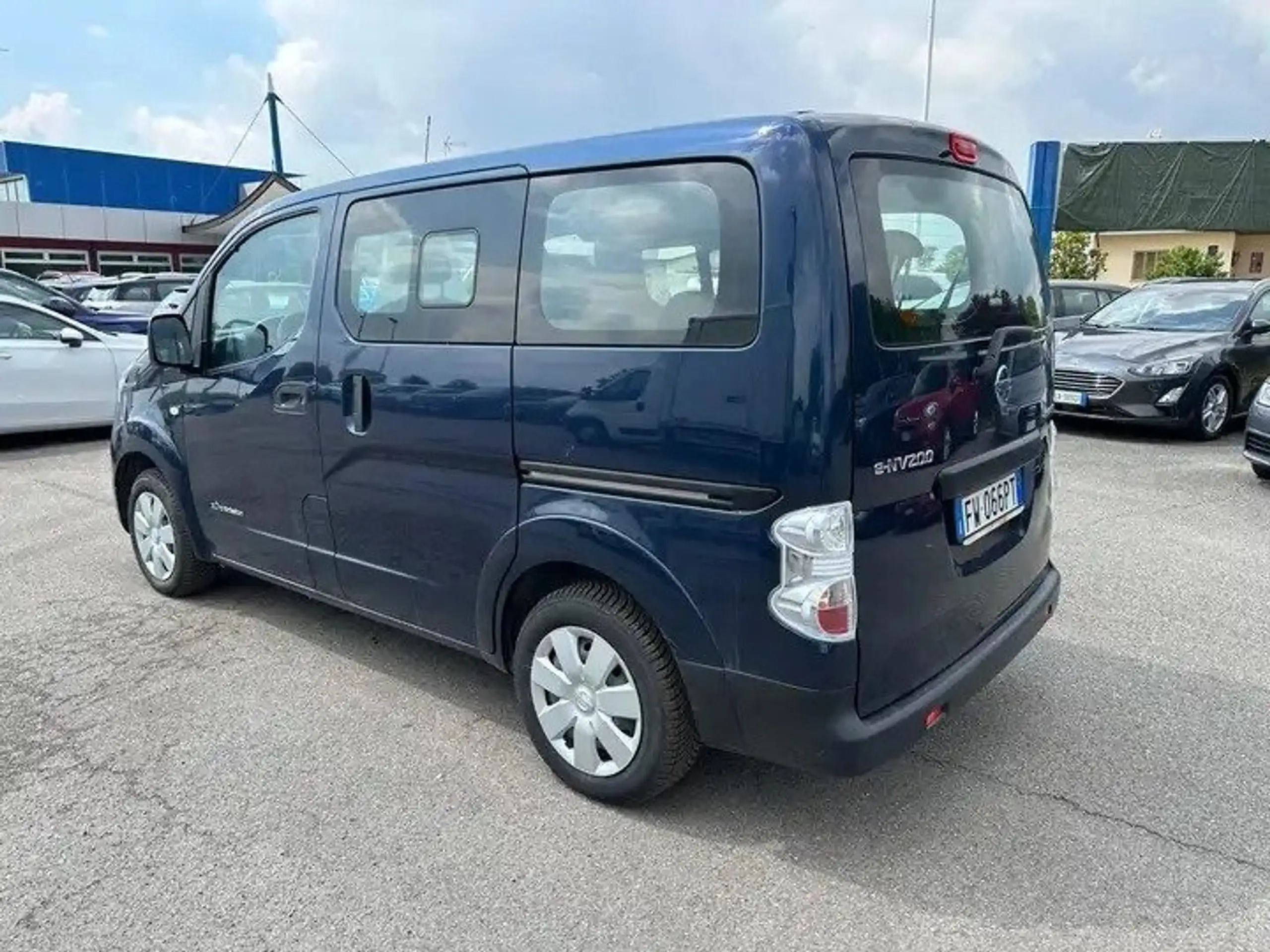 Nissan - E-NV200