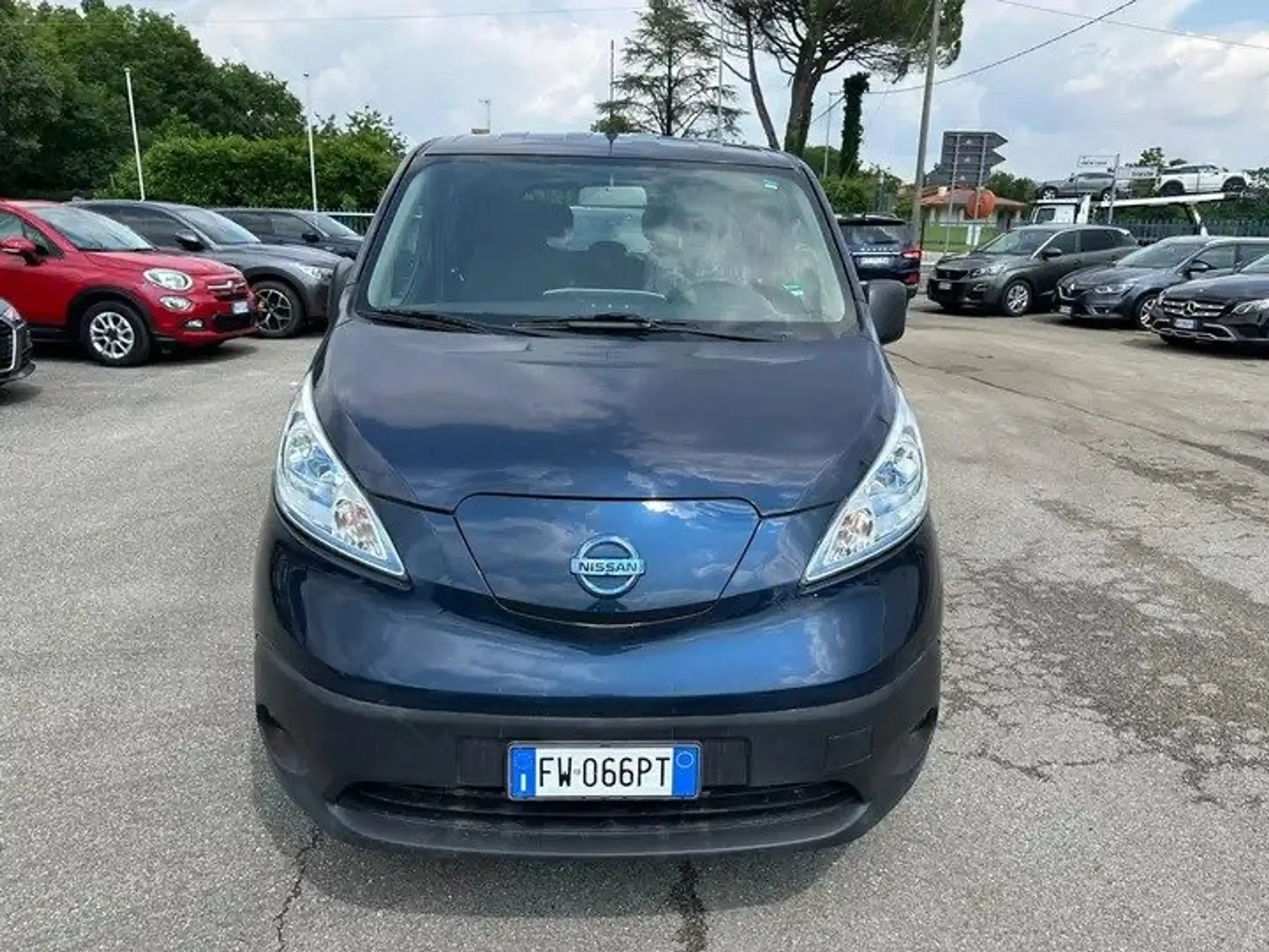 Nissan - E-NV200