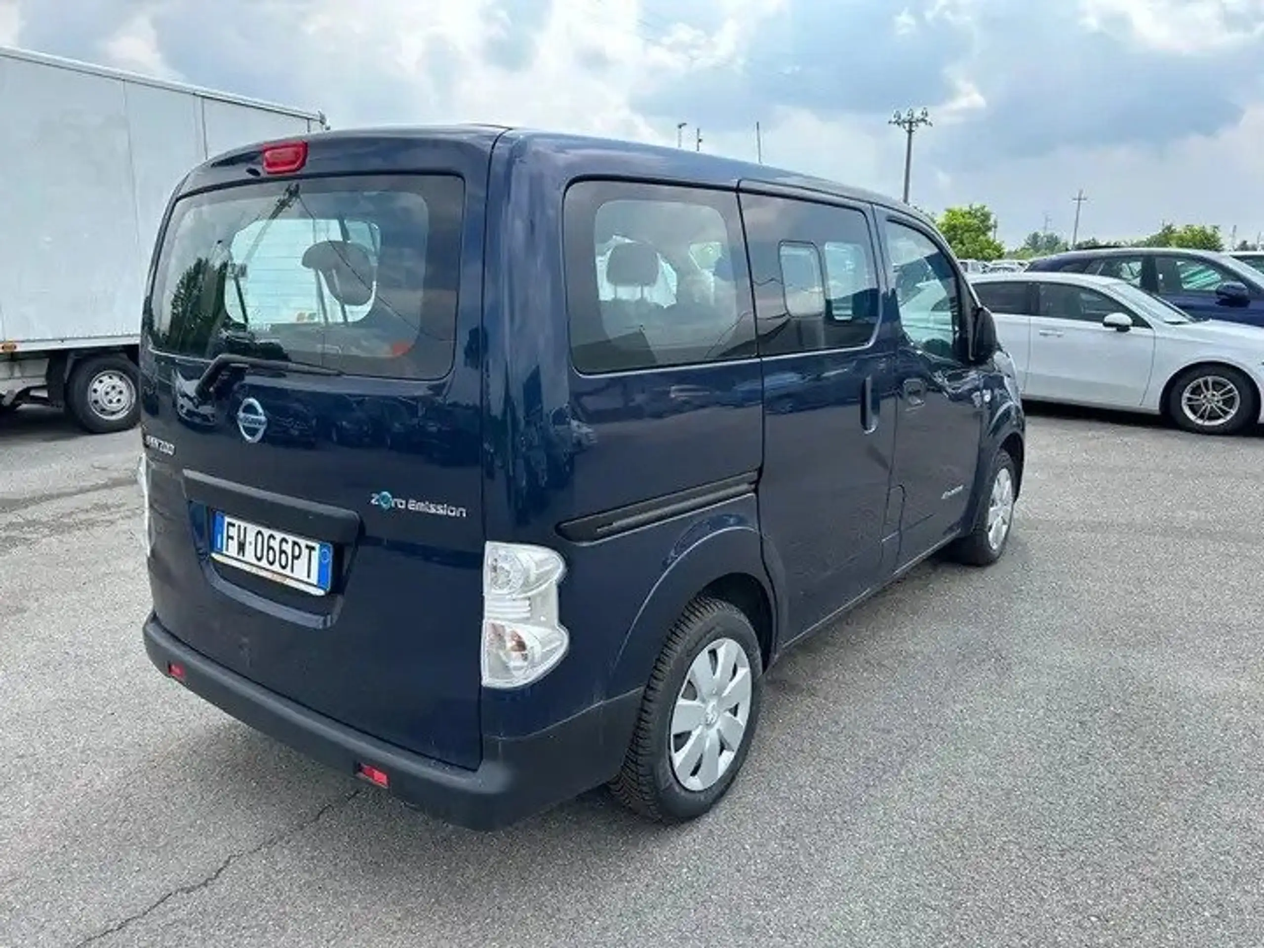 Nissan - E-NV200