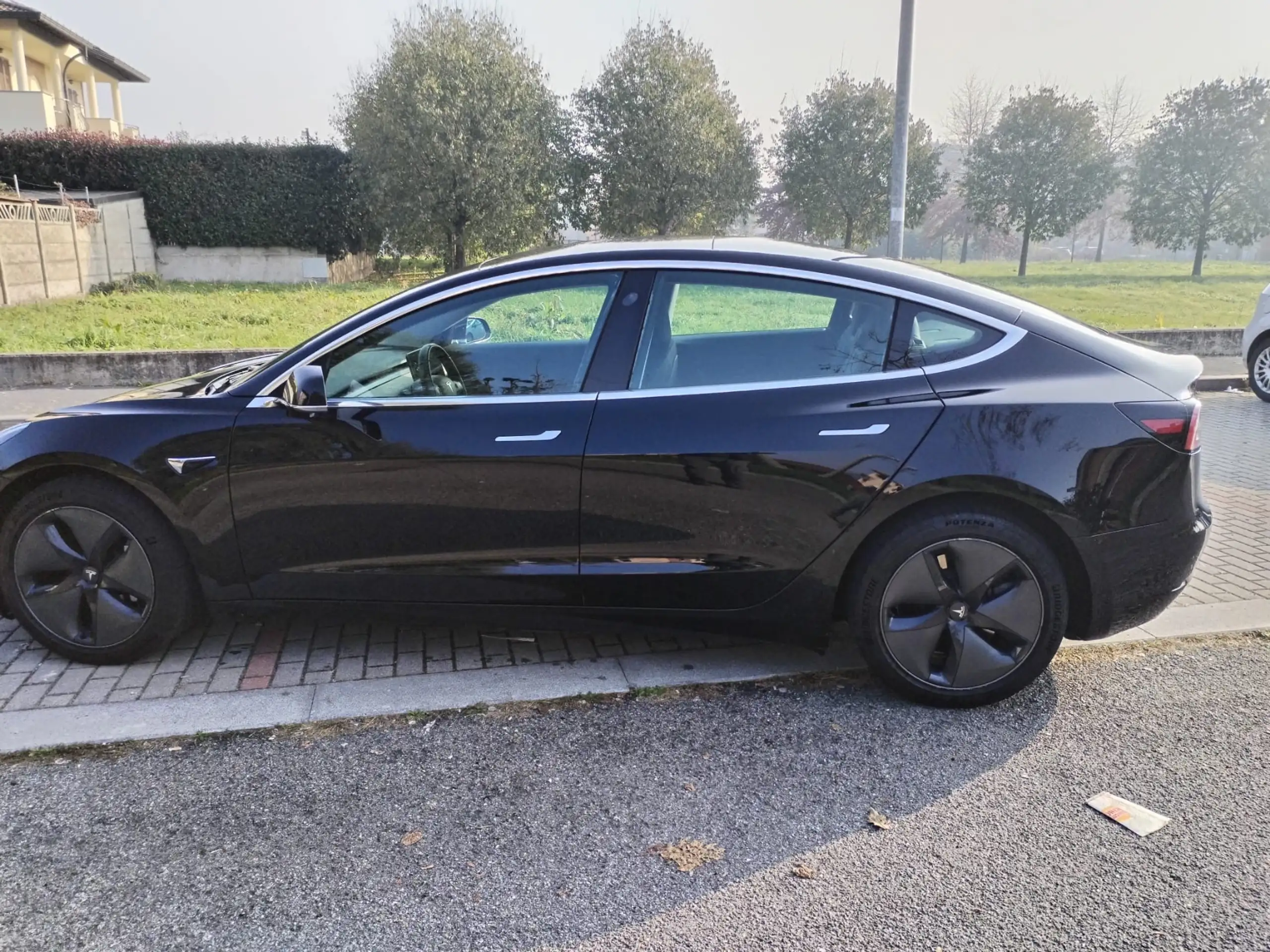 Tesla - Model 3