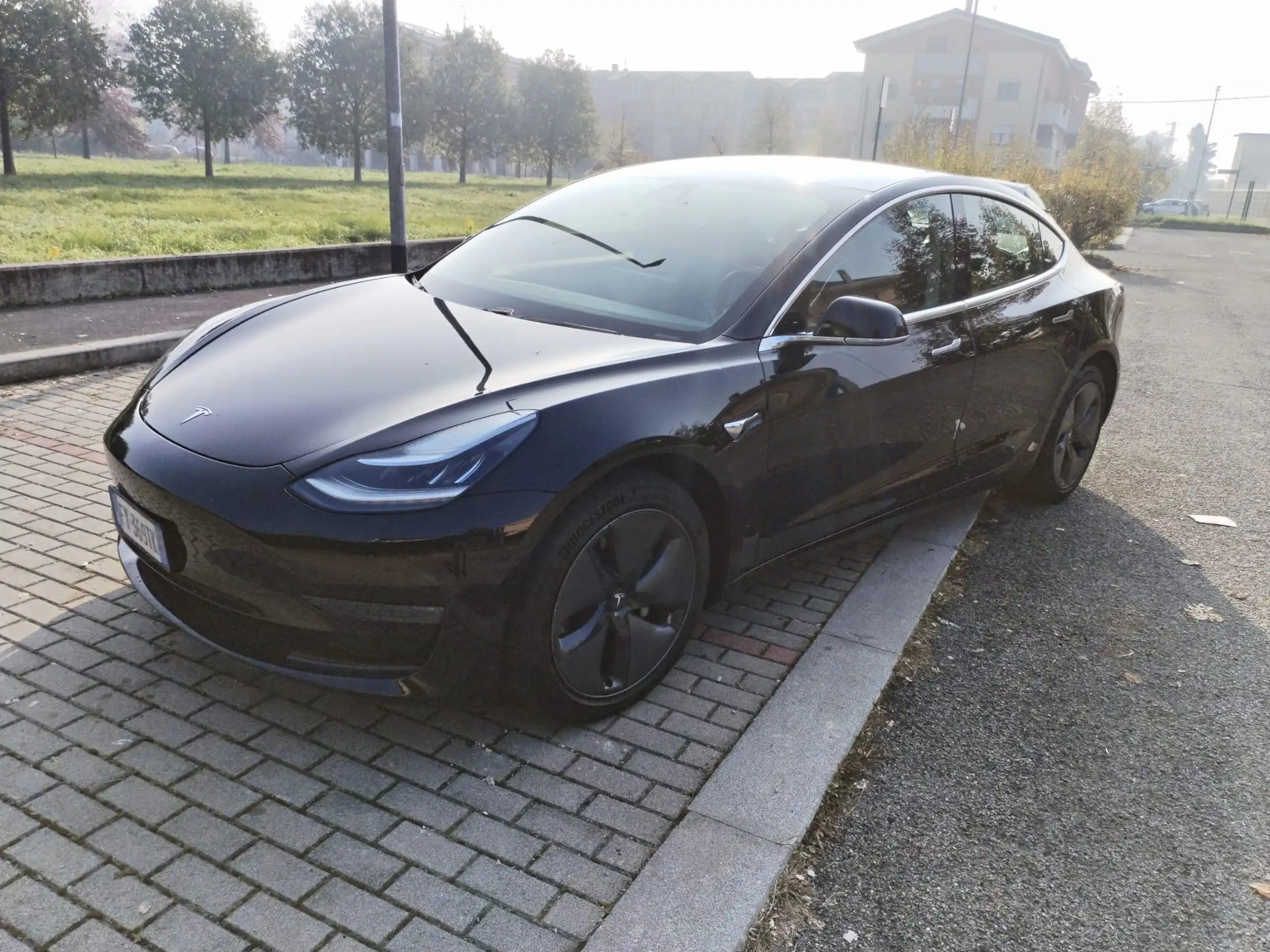 Tesla - Model 3