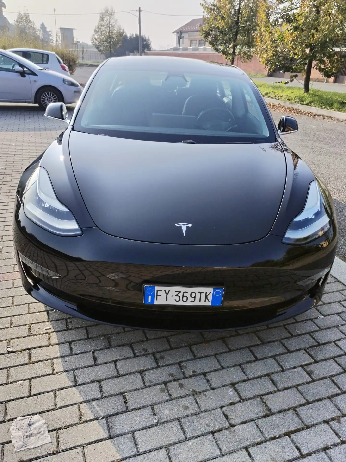 Tesla - Model 3