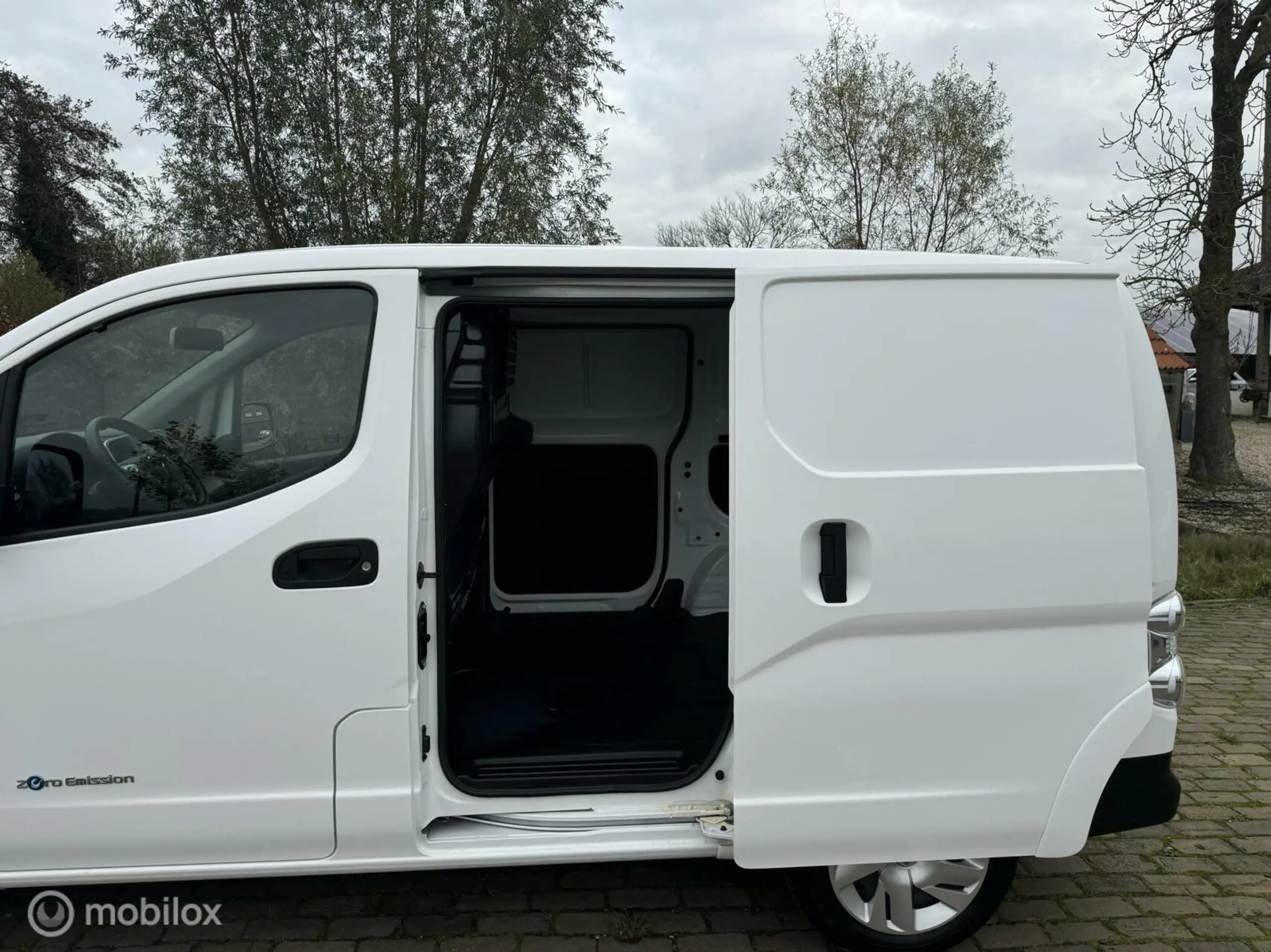 Nissan - E-NV200