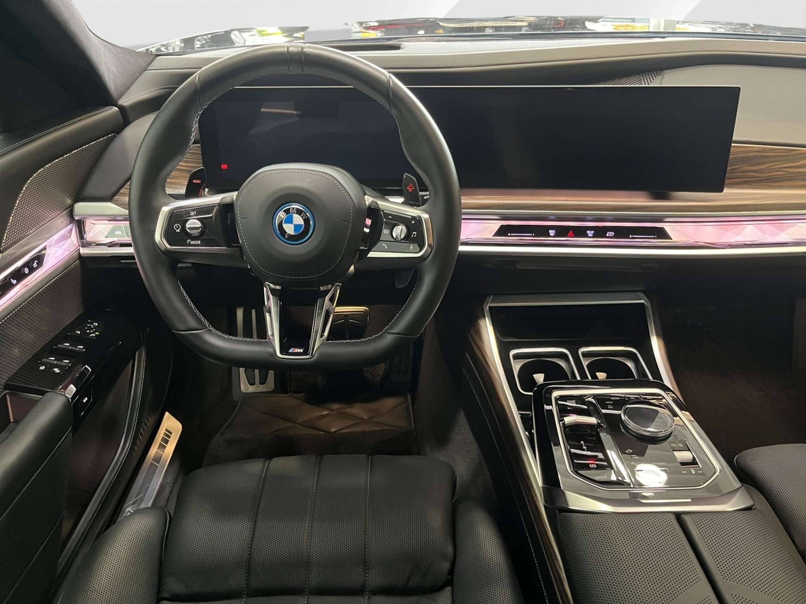 BMW - 760