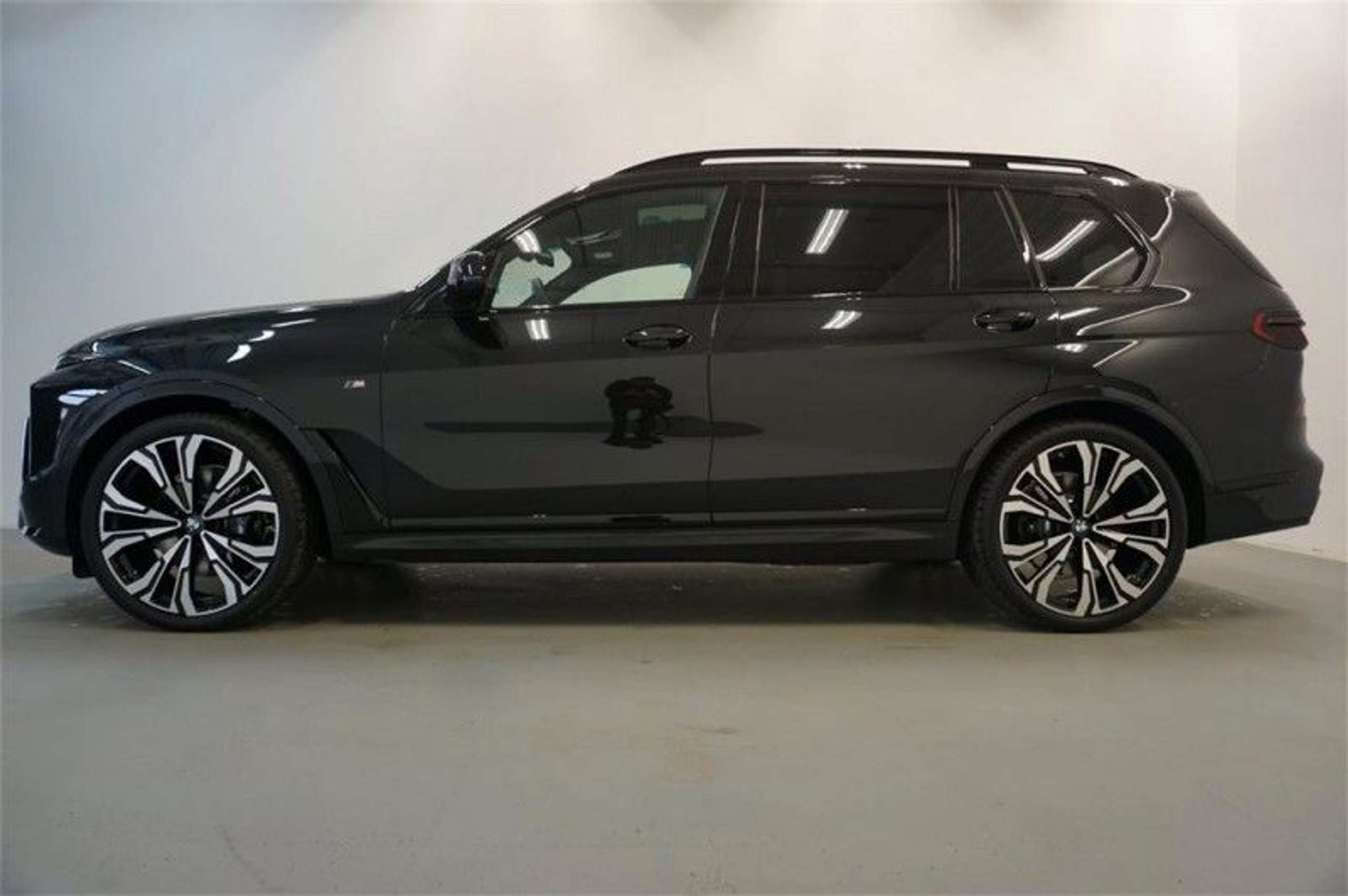 BMW - X7