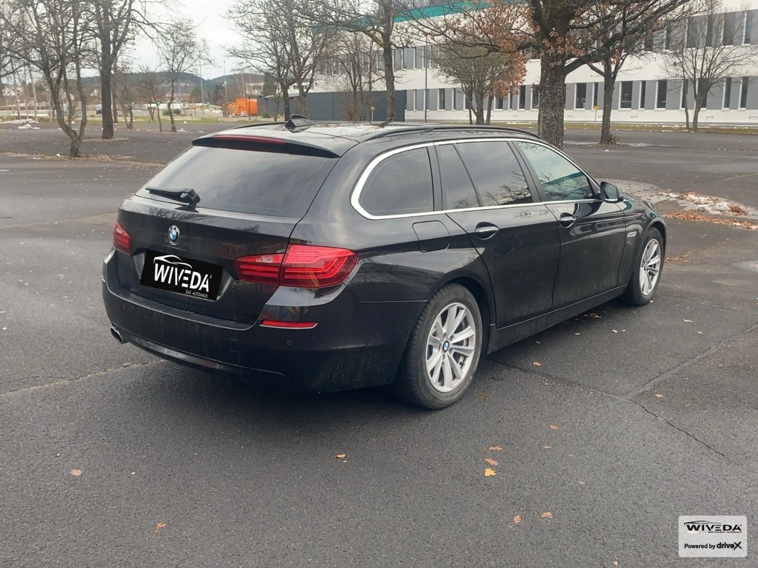 BMW - 525