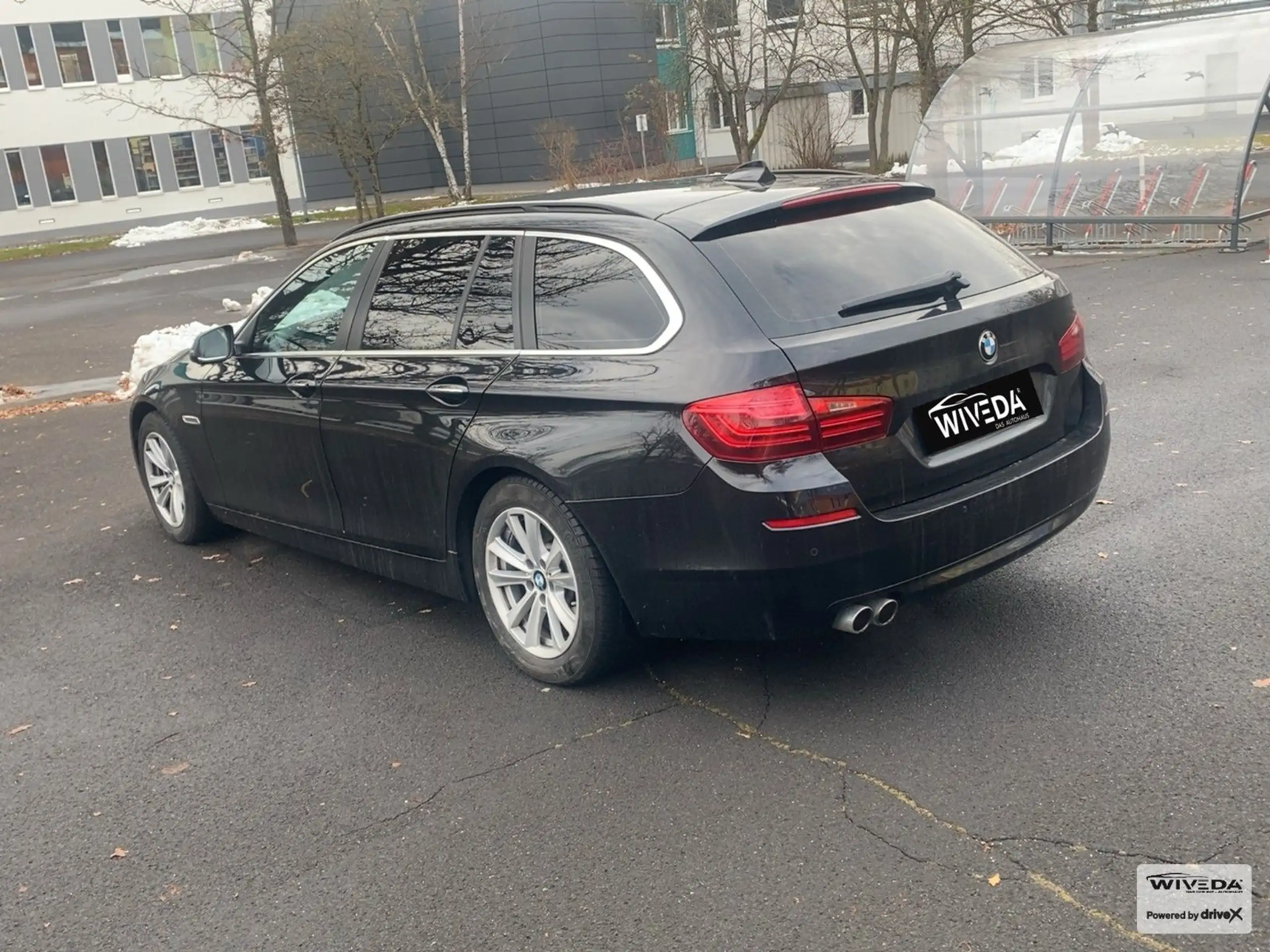 BMW - 525