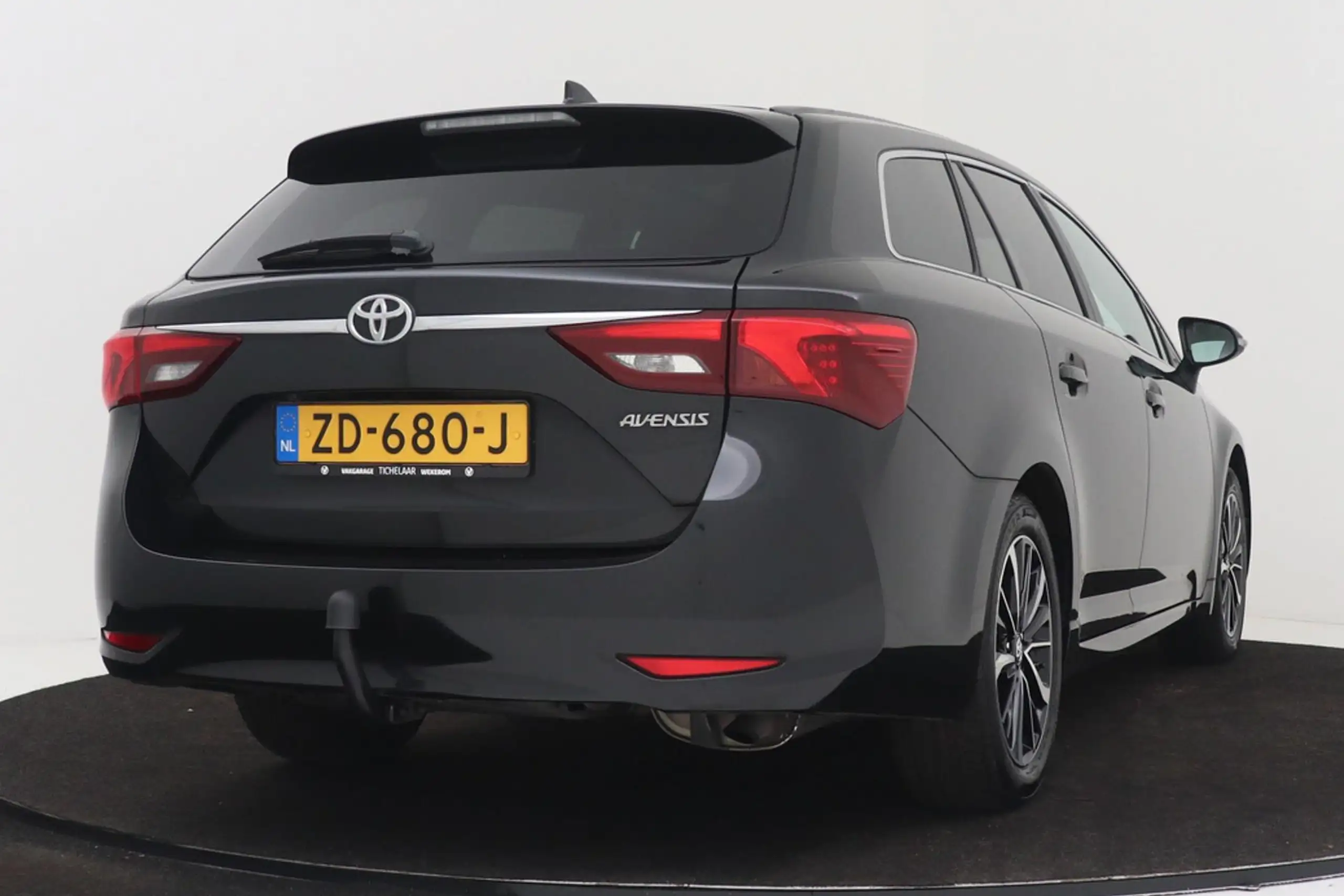 Toyota - Avensis