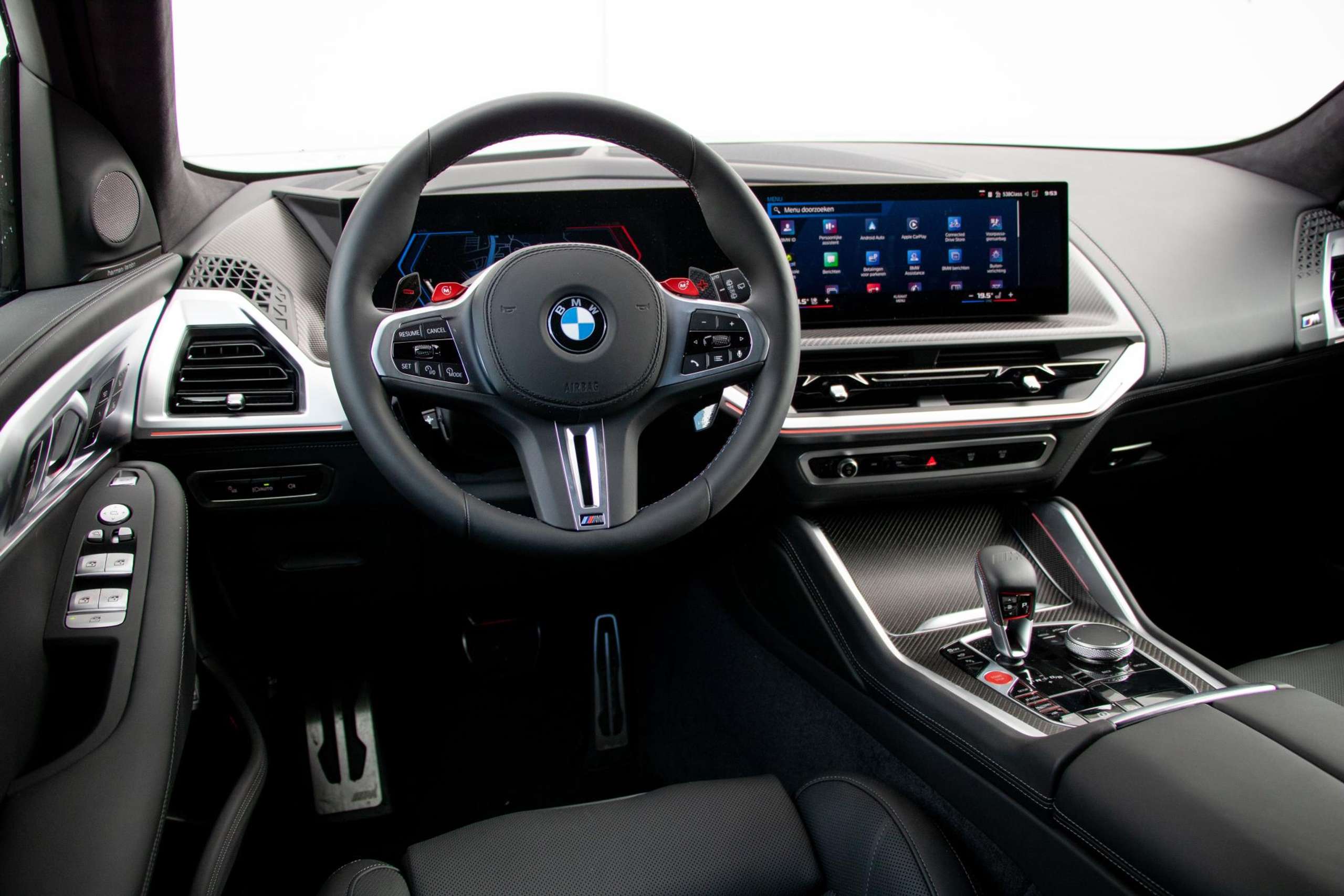 BMW - XM