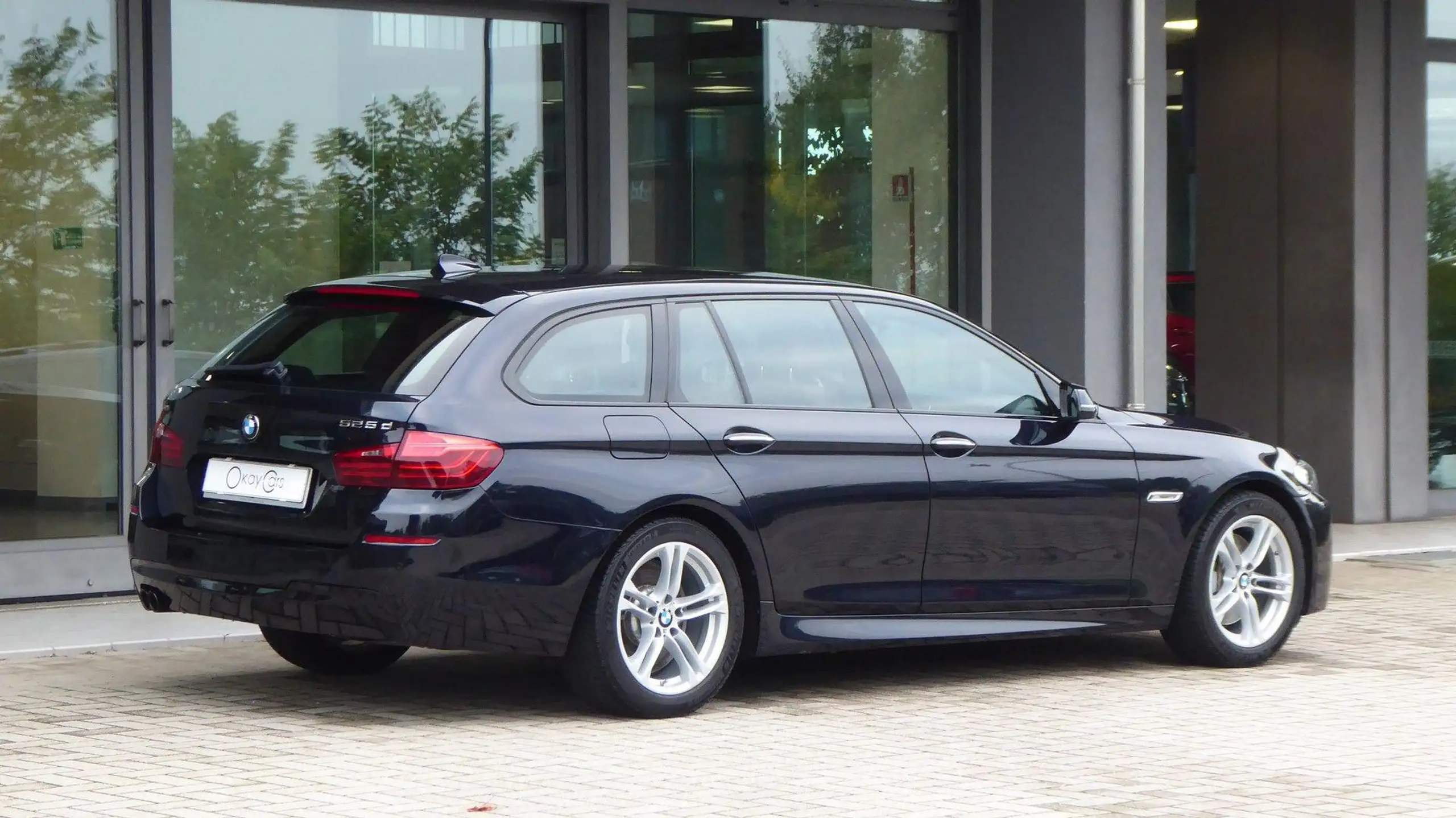 BMW - 525