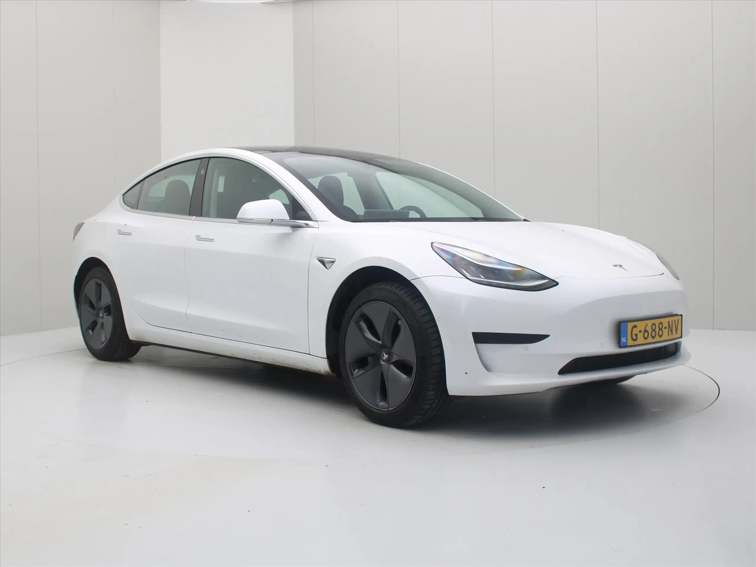 Tesla - Model 3