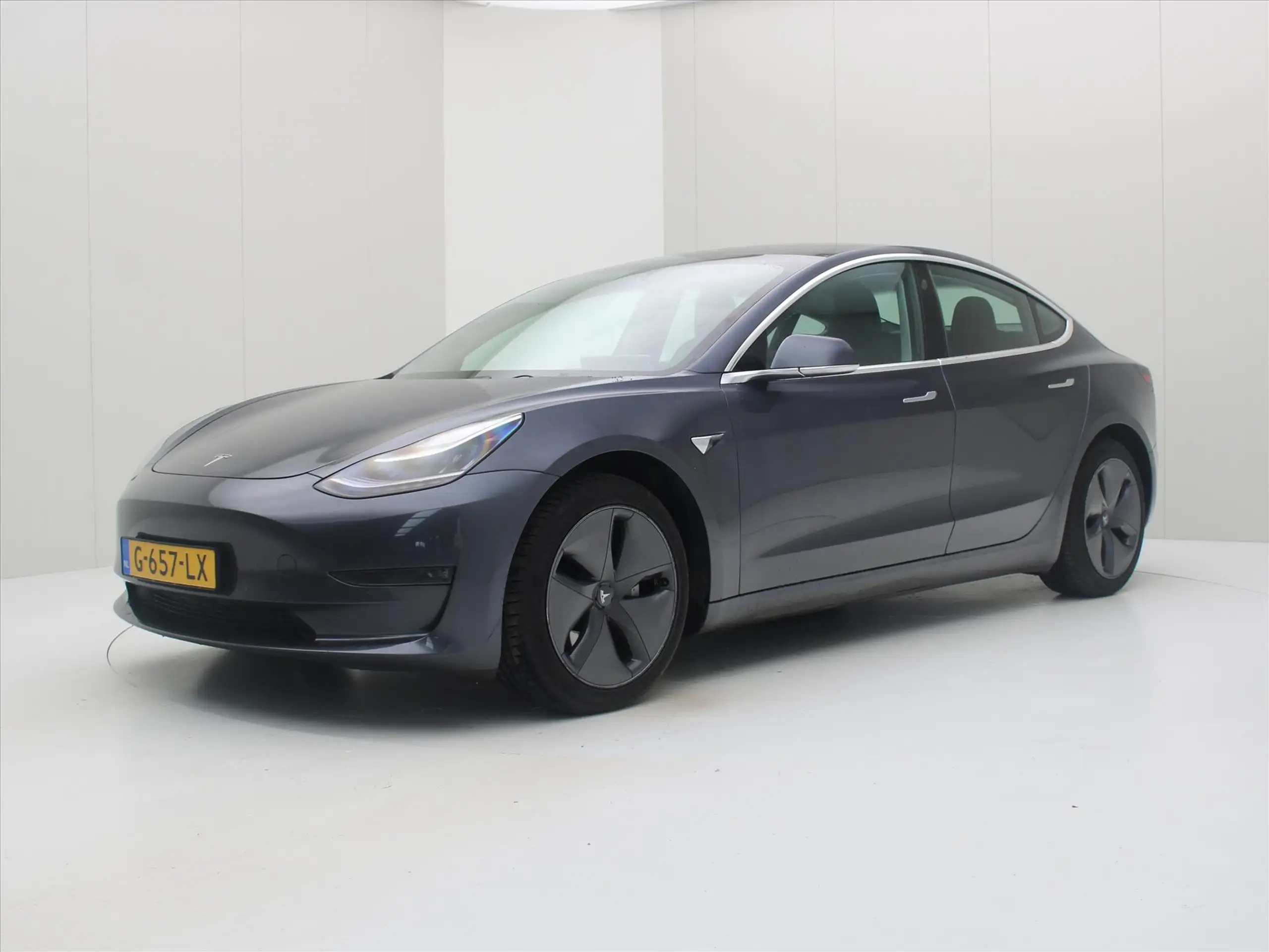 Tesla - Model 3