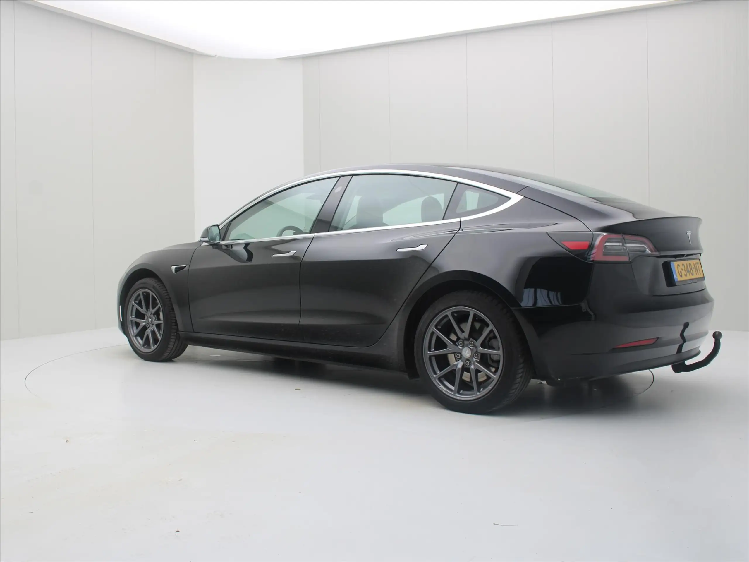 Tesla - Model 3