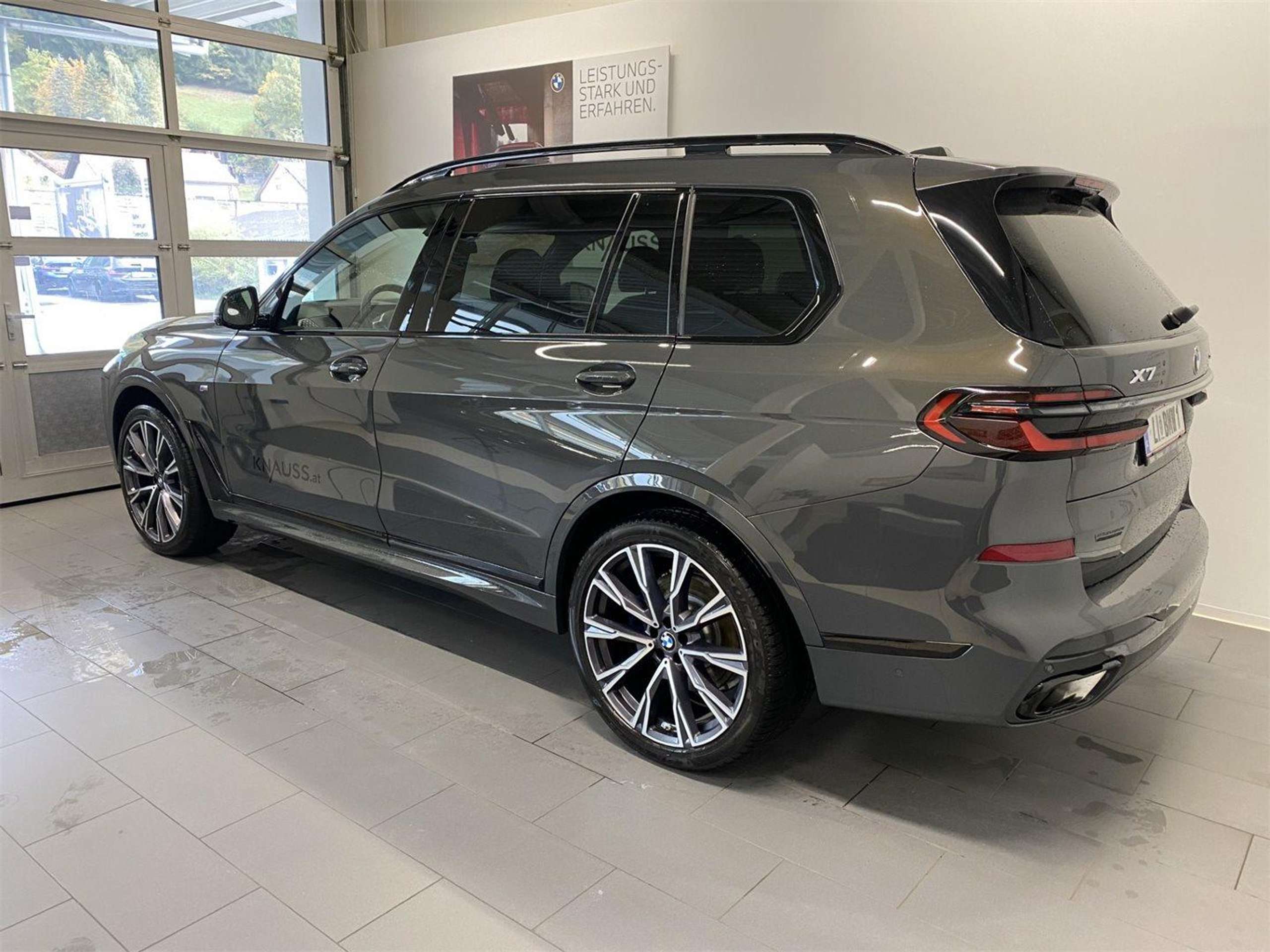 BMW - X7