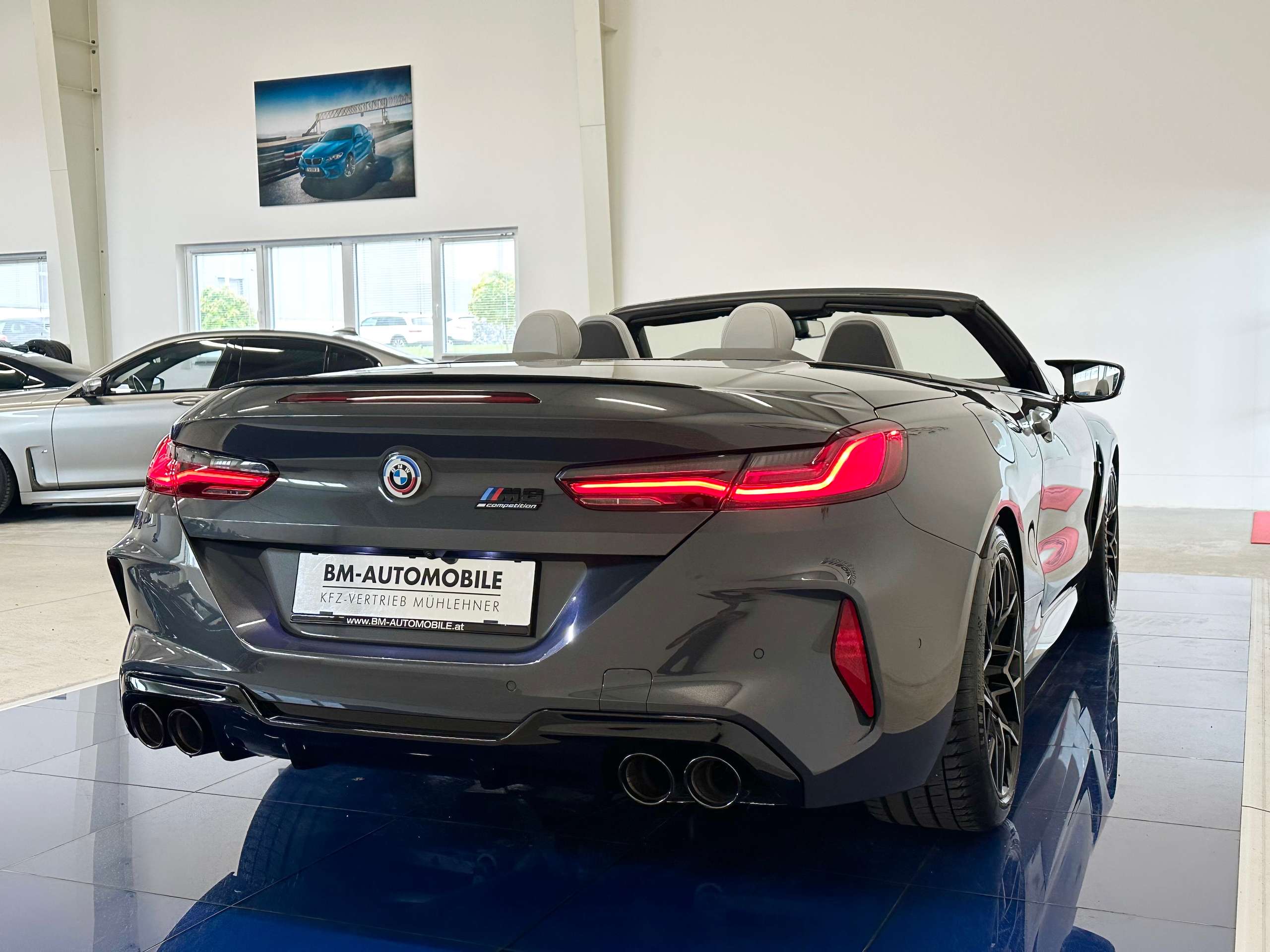 BMW - M8