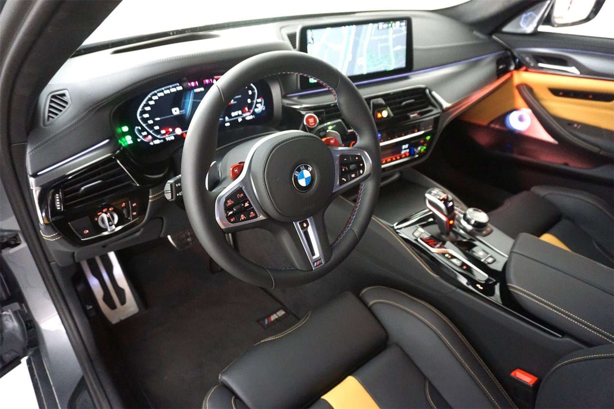 BMW - M5