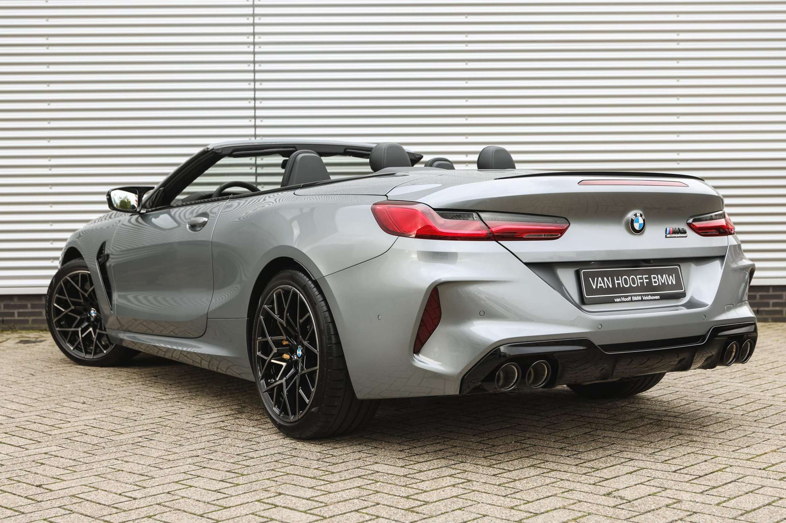 BMW - M8