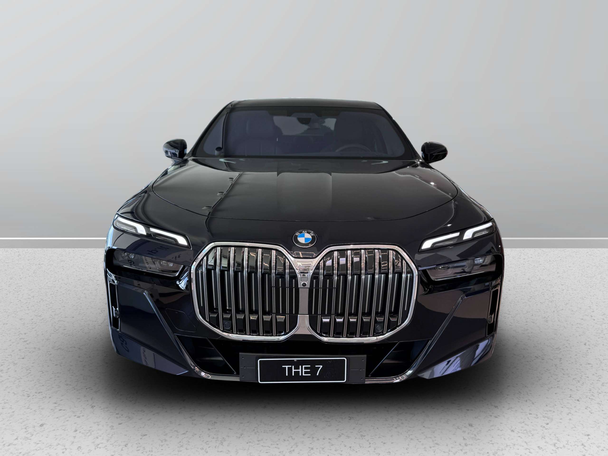 BMW - 740