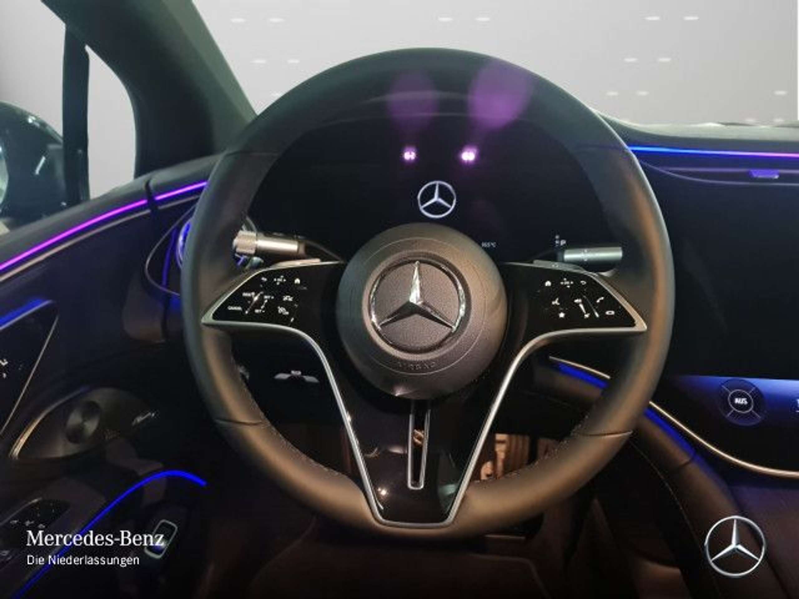 Mercedes-Benz - EQS