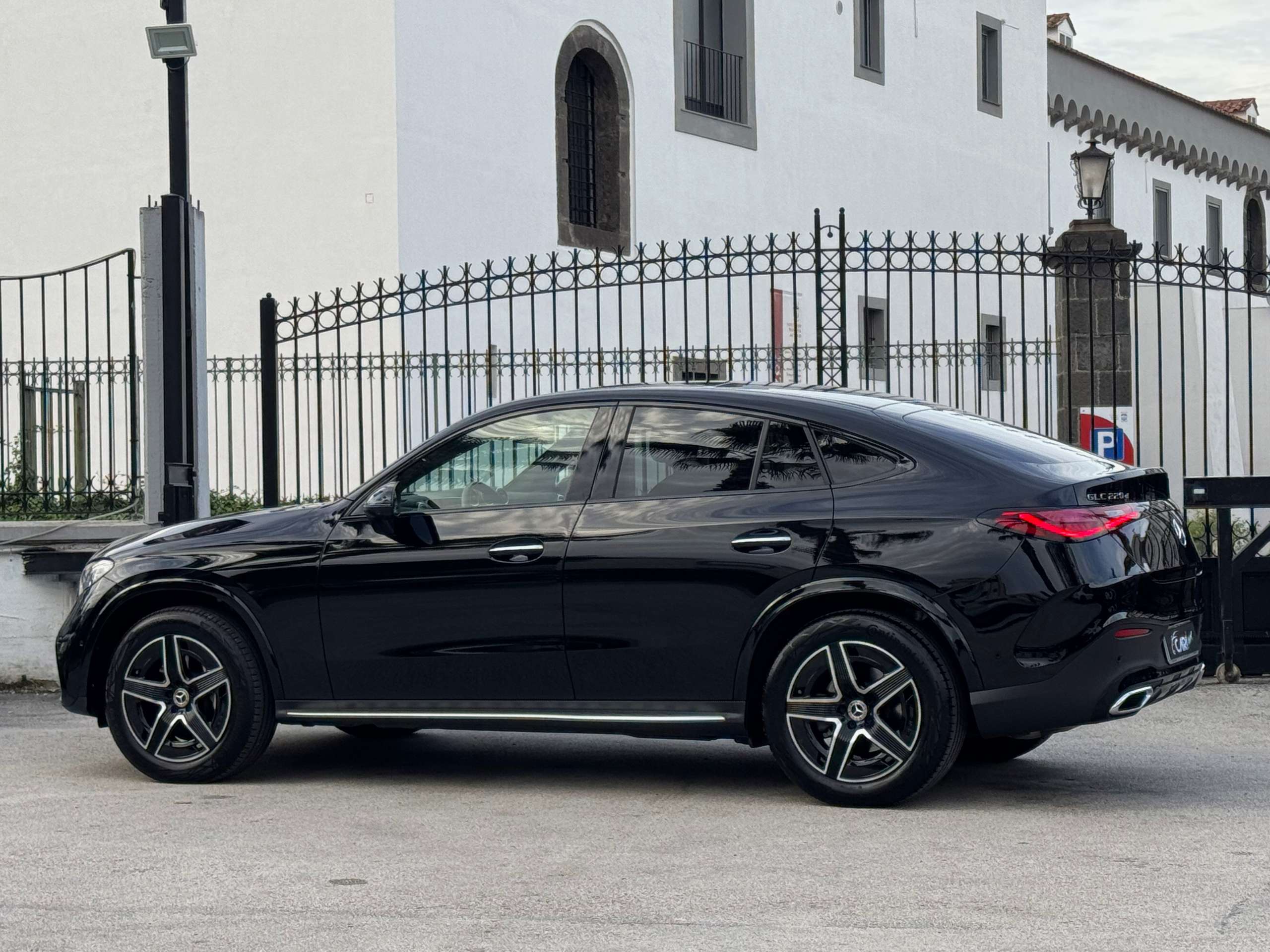 Mercedes-Benz - GLC 220