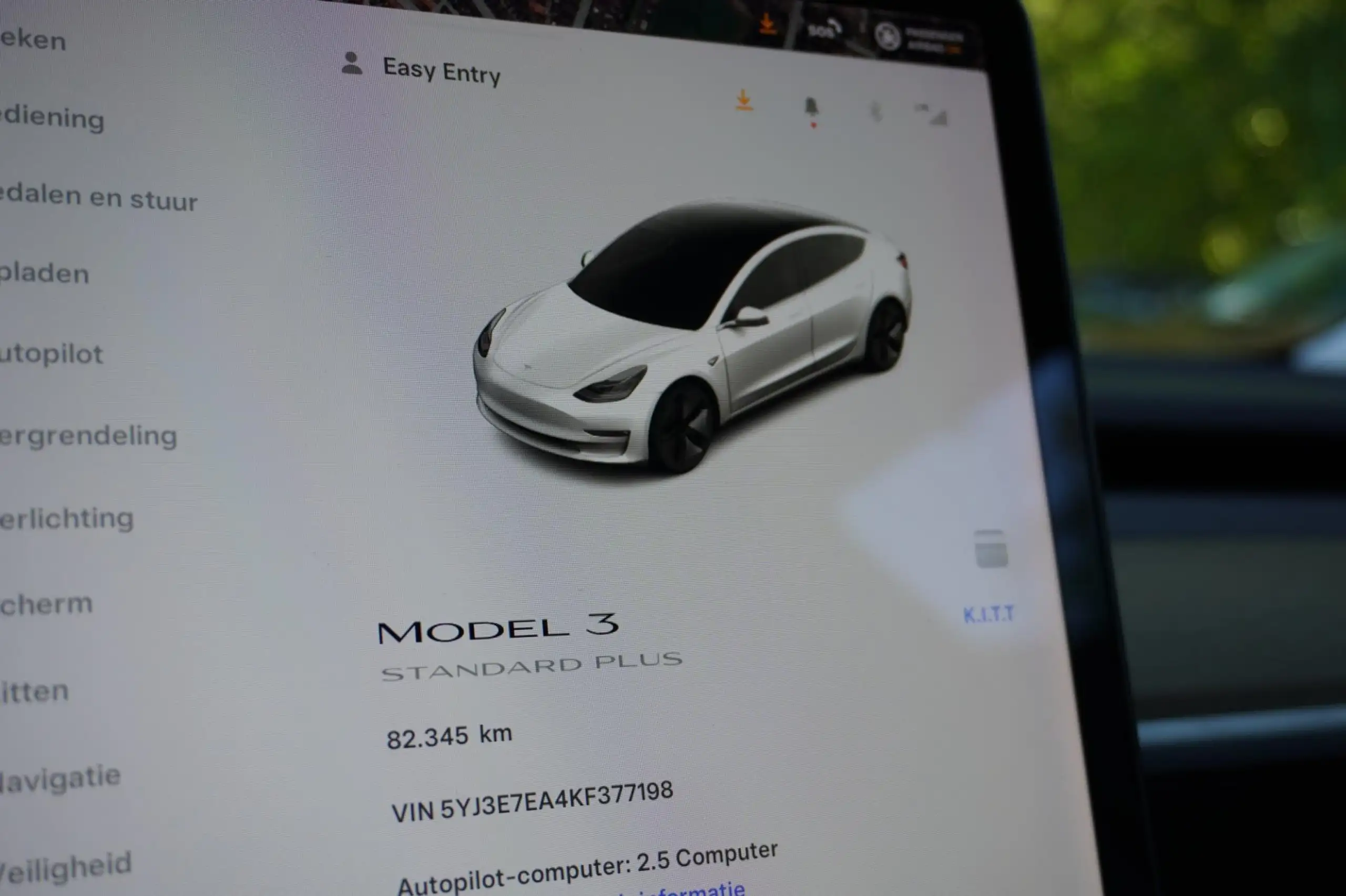 Tesla - Model 3