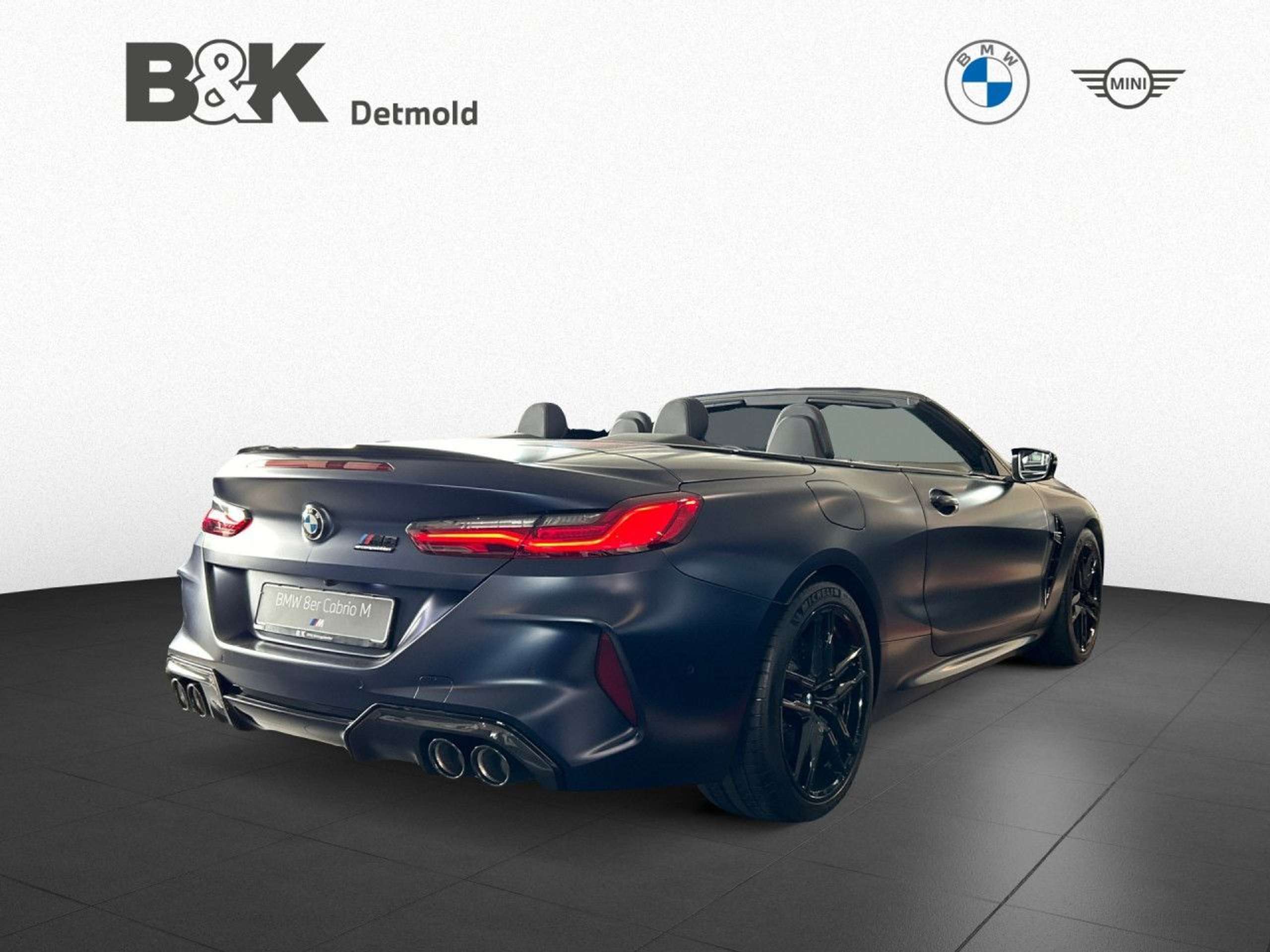 BMW - M8