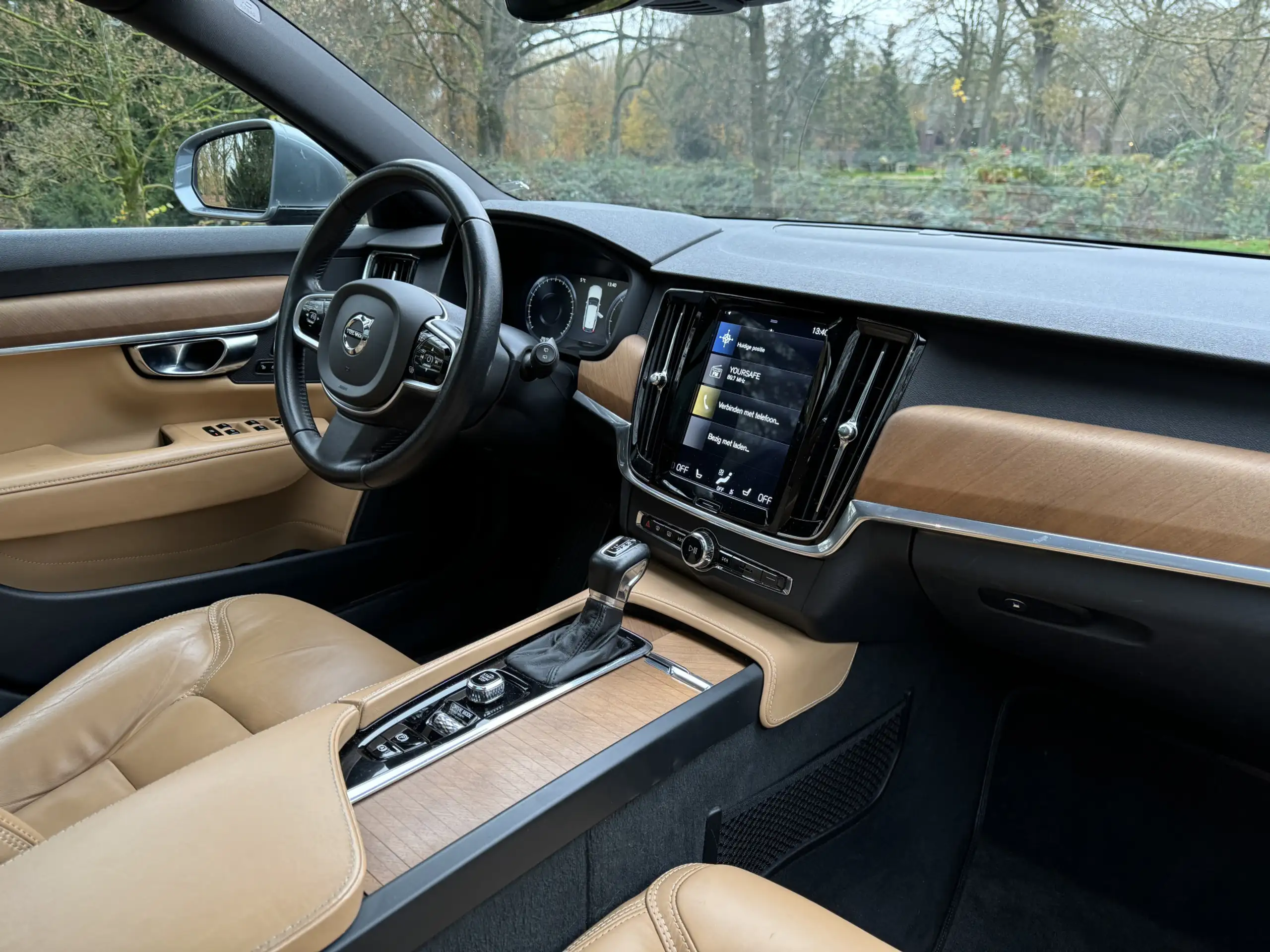 Volvo - V90