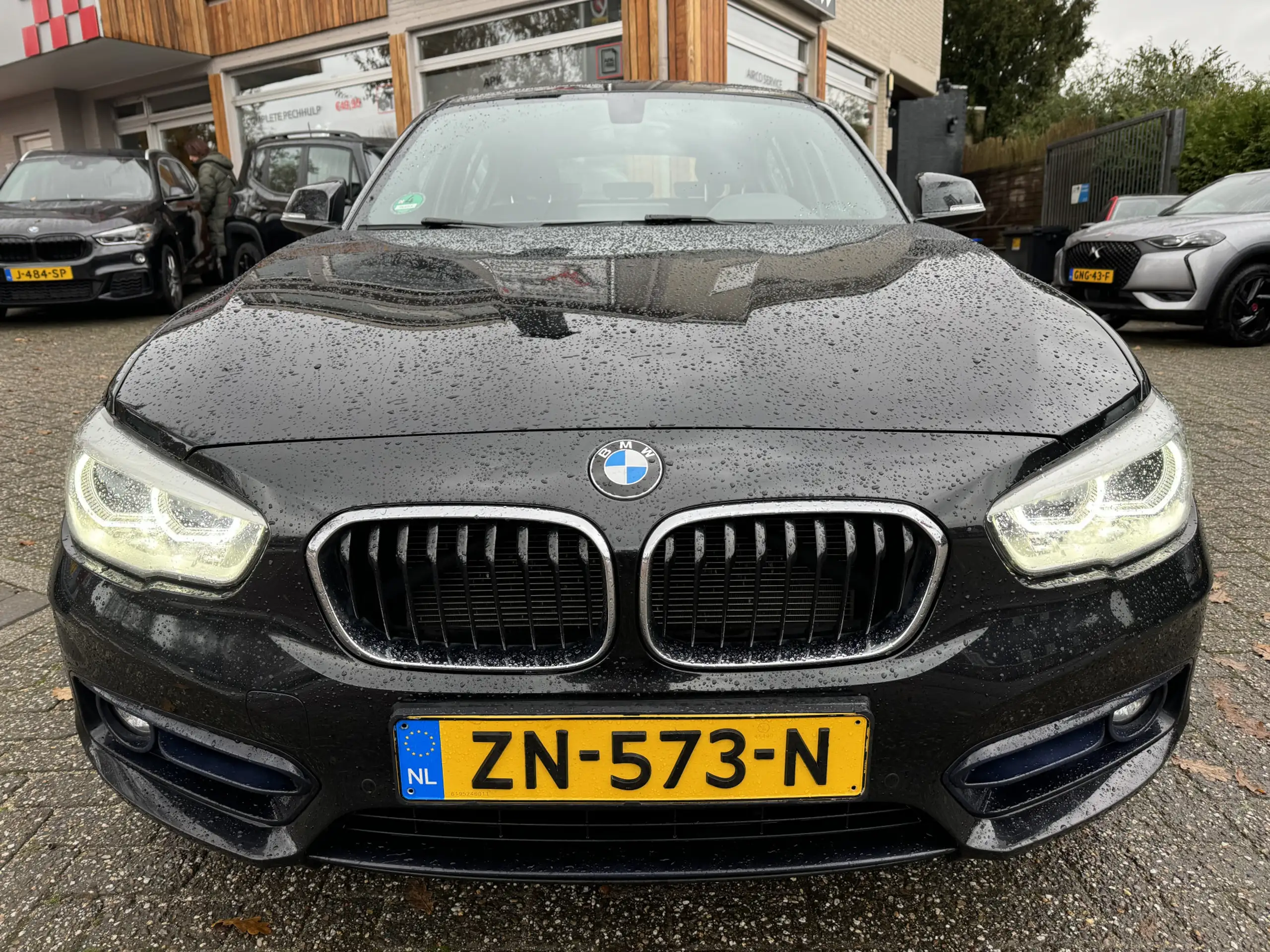 BMW - 118